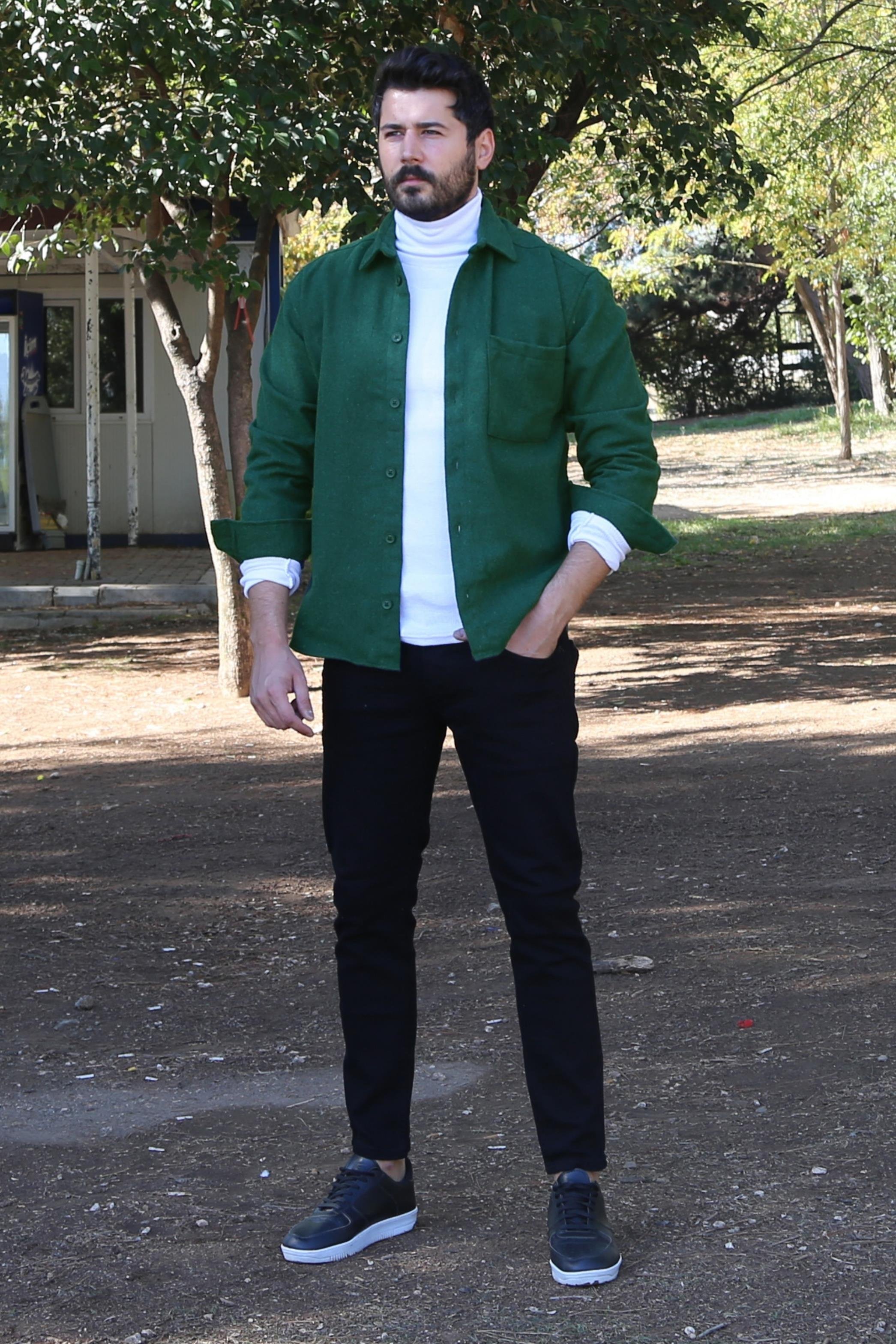 Yeşil Kaşe Gömlek Boğazlı Body Pantolon Bot Kombin