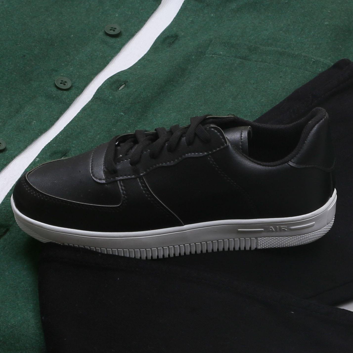 Yeşil Kaşe Gömlek Boğazlı Body Pantolon Bot Kombin