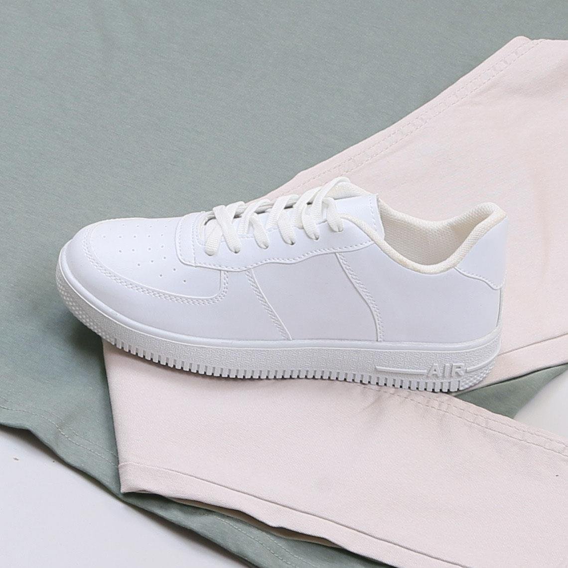 Yeşil Oversize Tişört Pantolon Ayakkabı Kombin