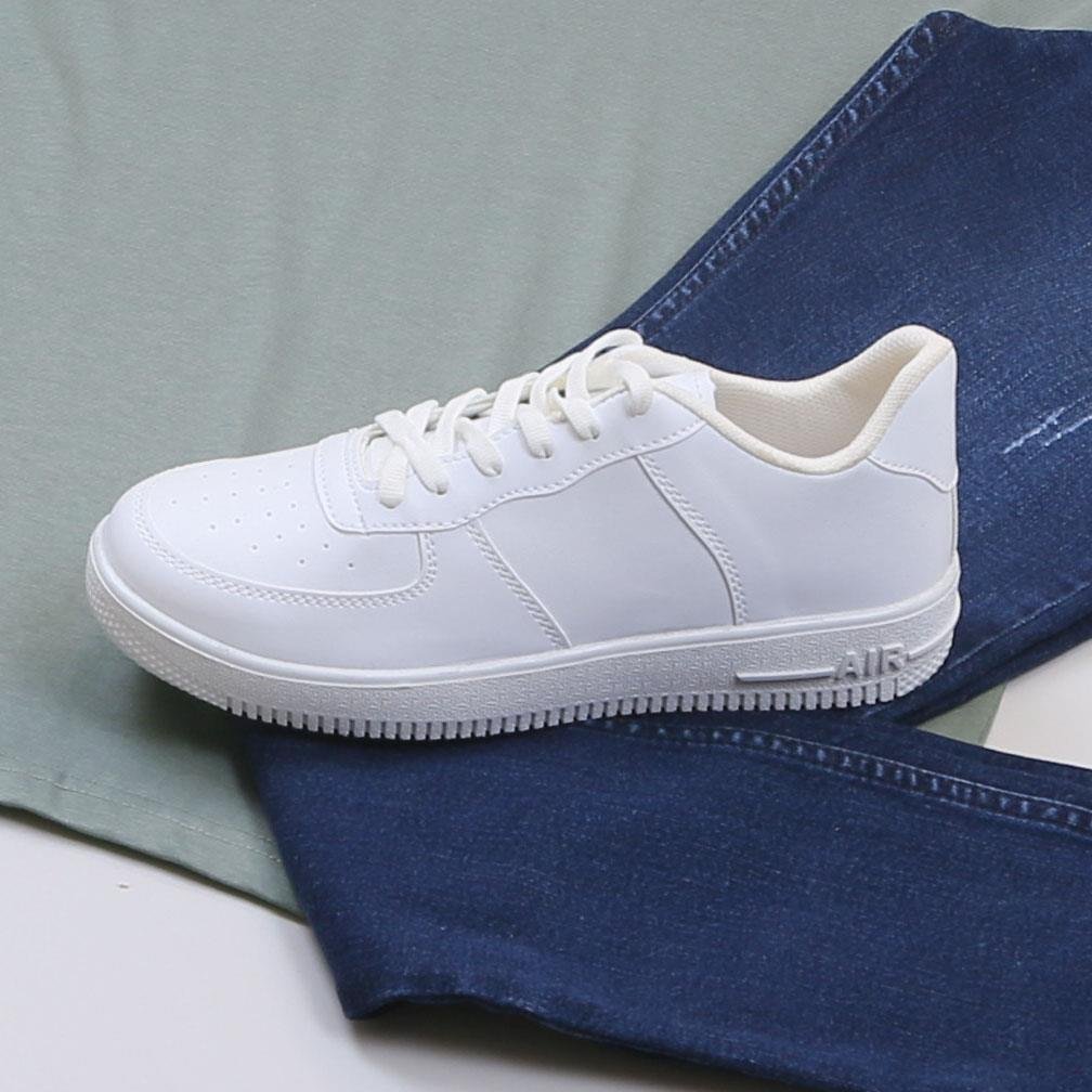 Yeşil Oversize Tişört Pantolon Ayakkabı Kombin