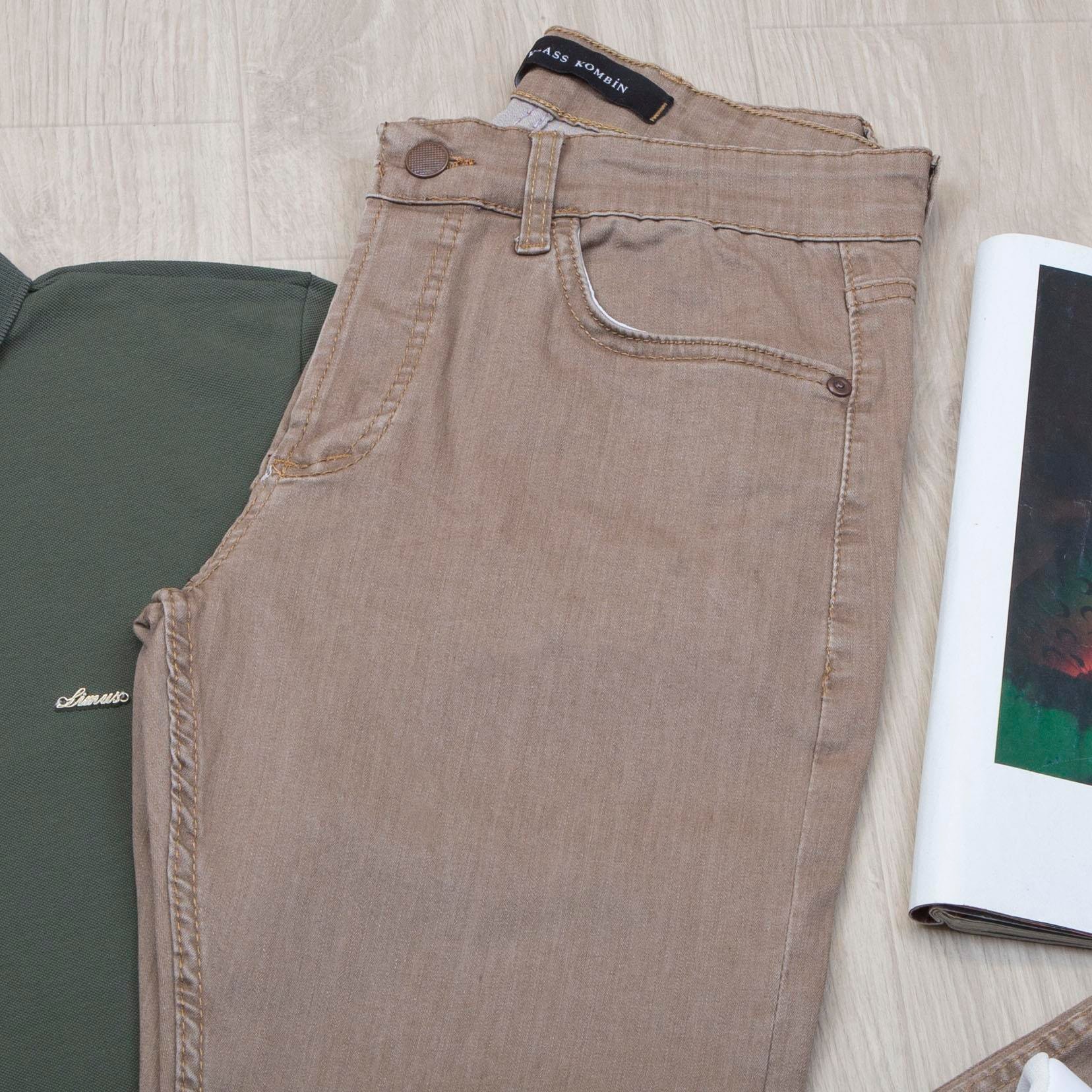 Yeşil Polo Yaka Tişört Pantolon Ayakkabı Kombin