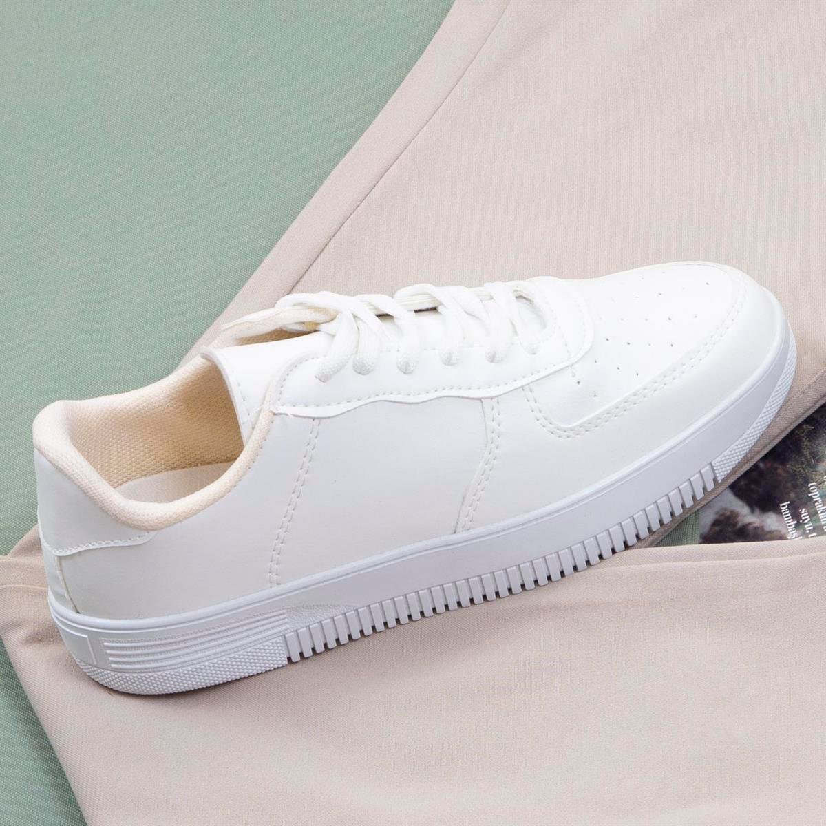 Yeşil Polo Yaka Tişört Pantolon Ayakkabı Kombin