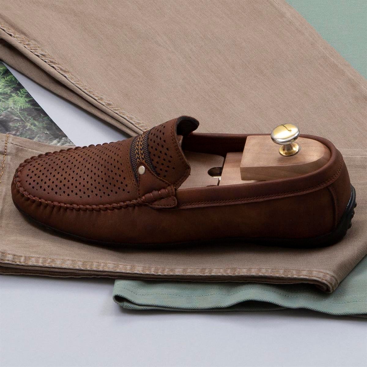 Yeşil Polo Yaka Tişört Pantolon Ayakkabı Kombin