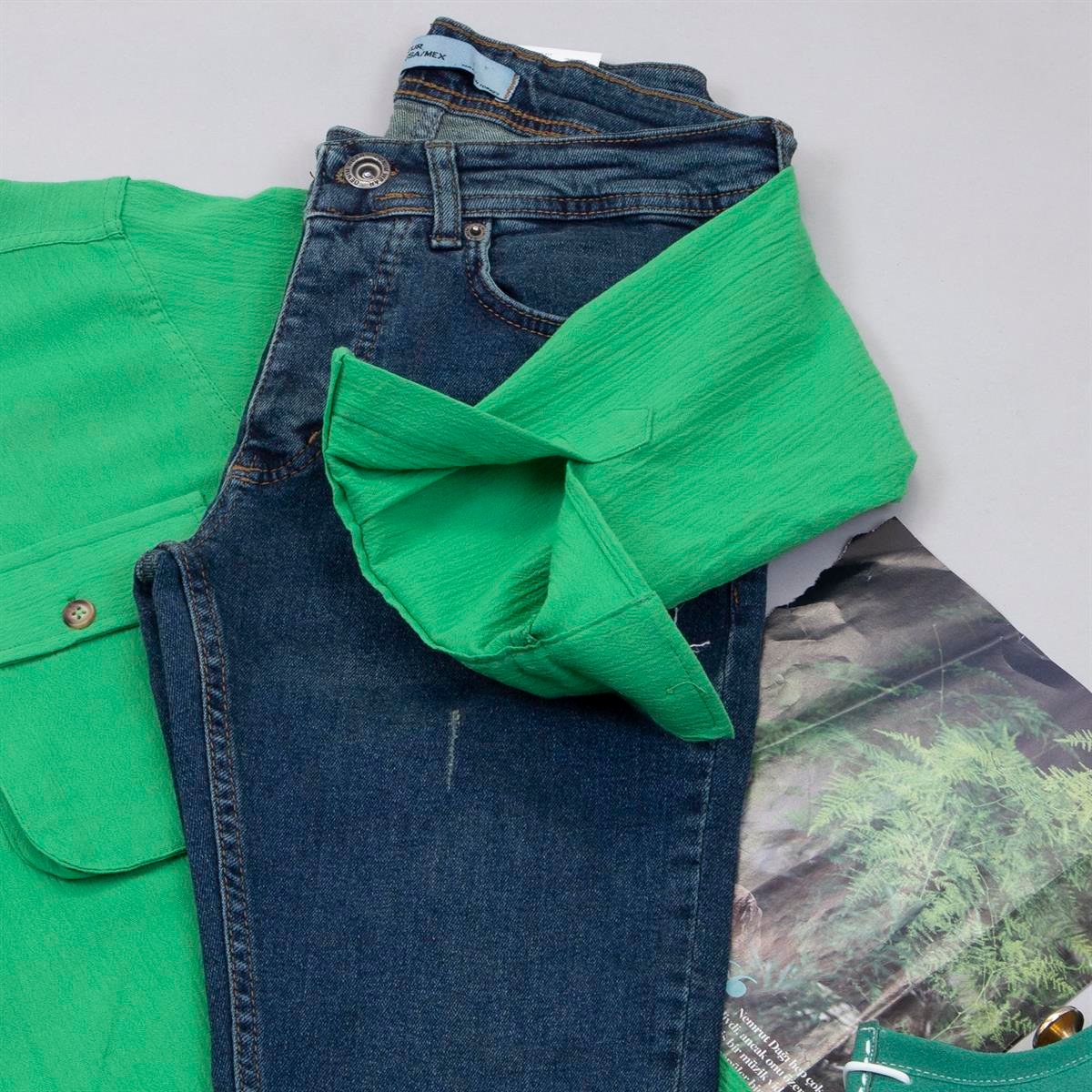 Yeşil Spor Gömlek Pantolon Ayakkabı Kombin