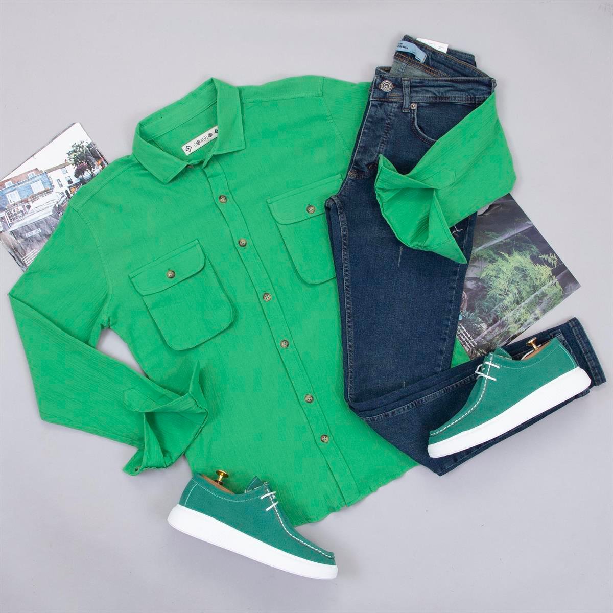 Yeşil Spor Gömlek Pantolon Ayakkabı Kombin