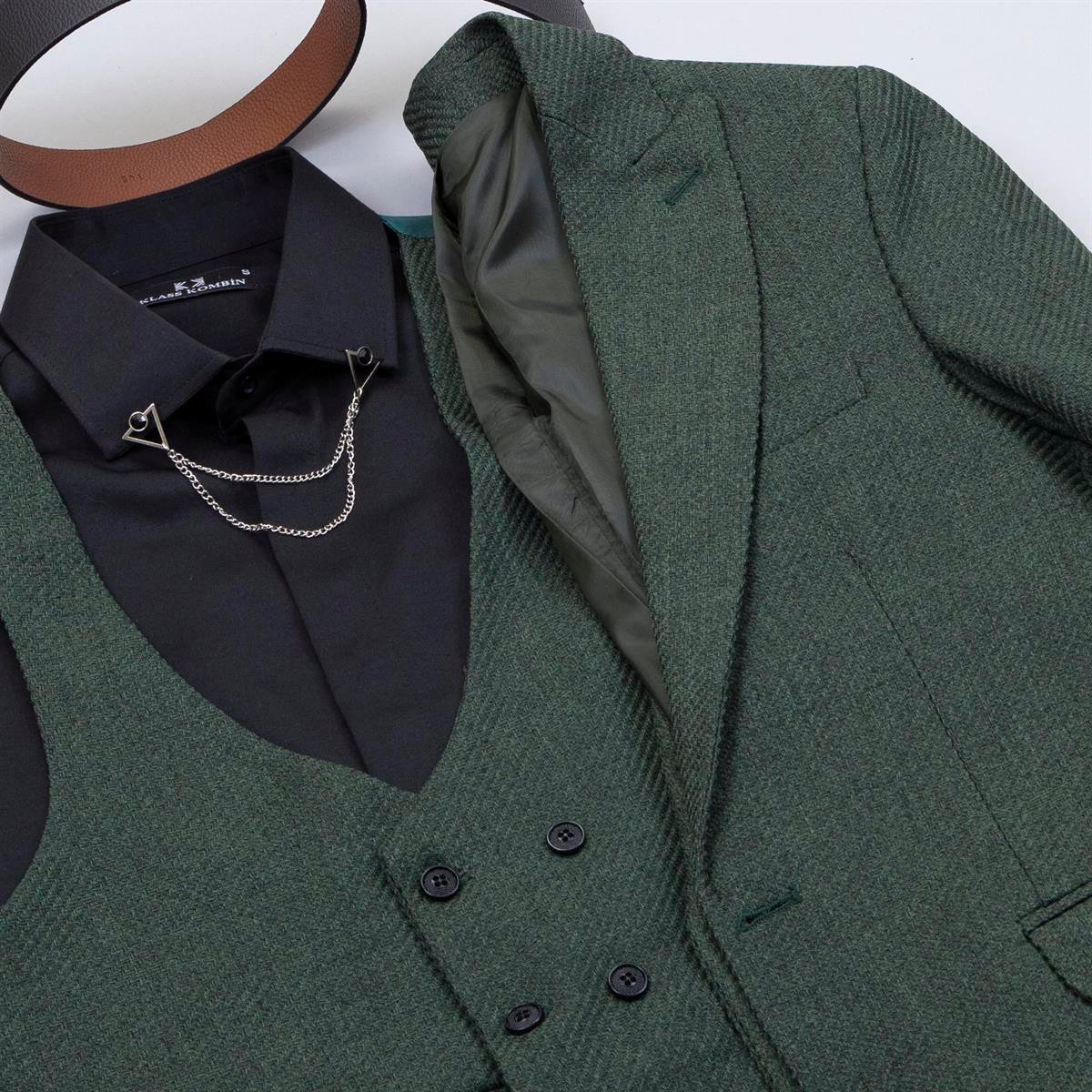 Yeşil Takım Elbise Kombini