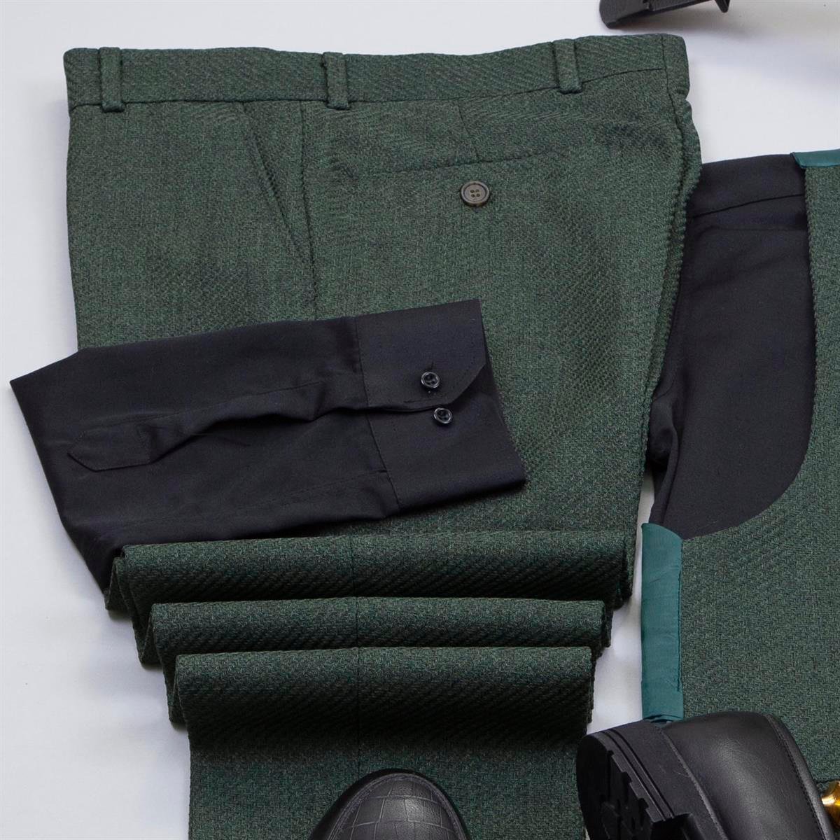 Yeşil Takım Elbise Kombini