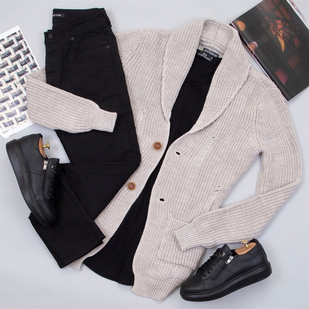 Yırtık Detaylı Bej Hırka Tişört Pantolon Ayakkabı Kombin