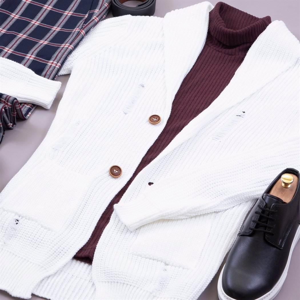 Yırtıklı Hırka Kazak Pantolon Ayakkabı Kombin