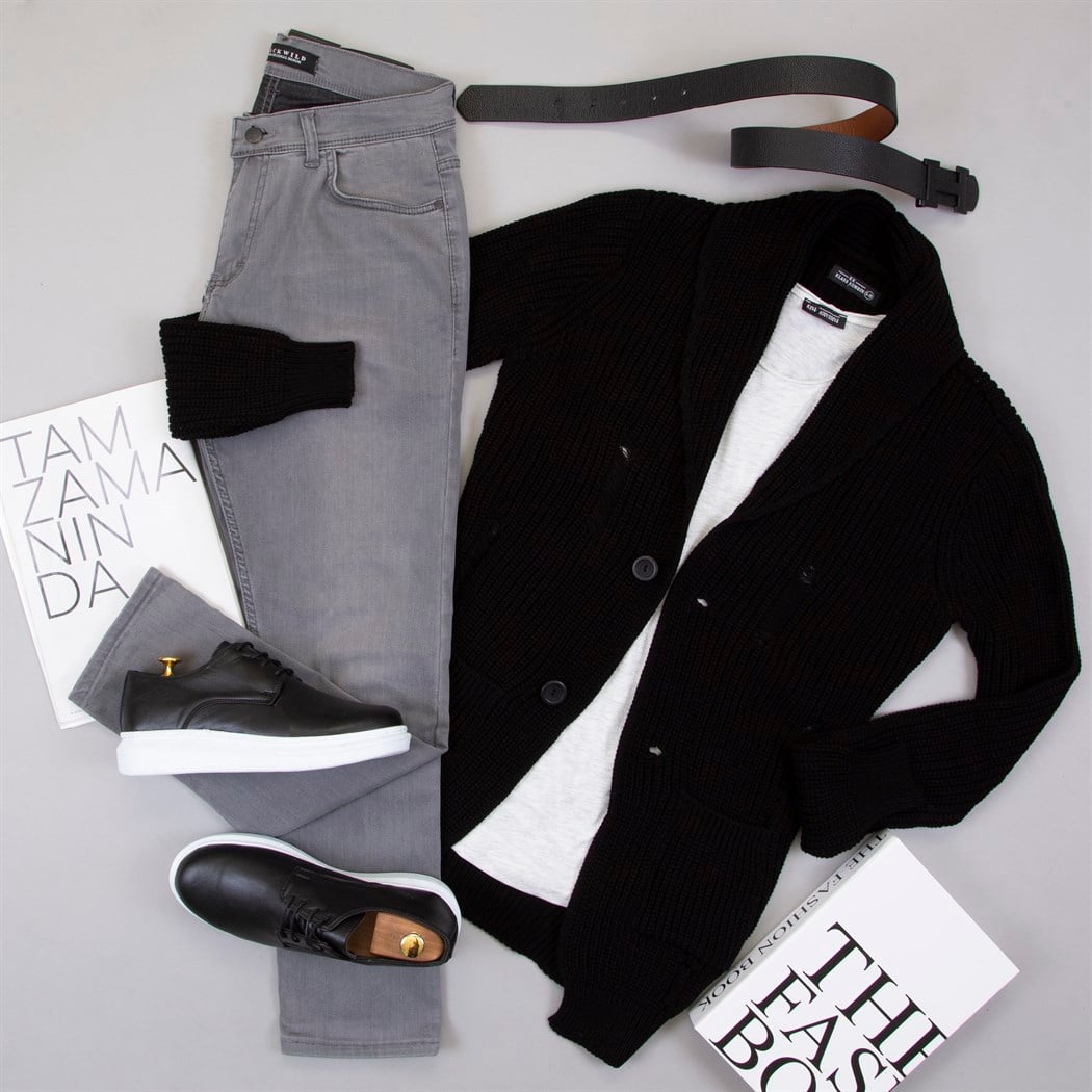 Yırtıklı Siyah Hırka Tişört Pantolon Ayakkabı Kombin