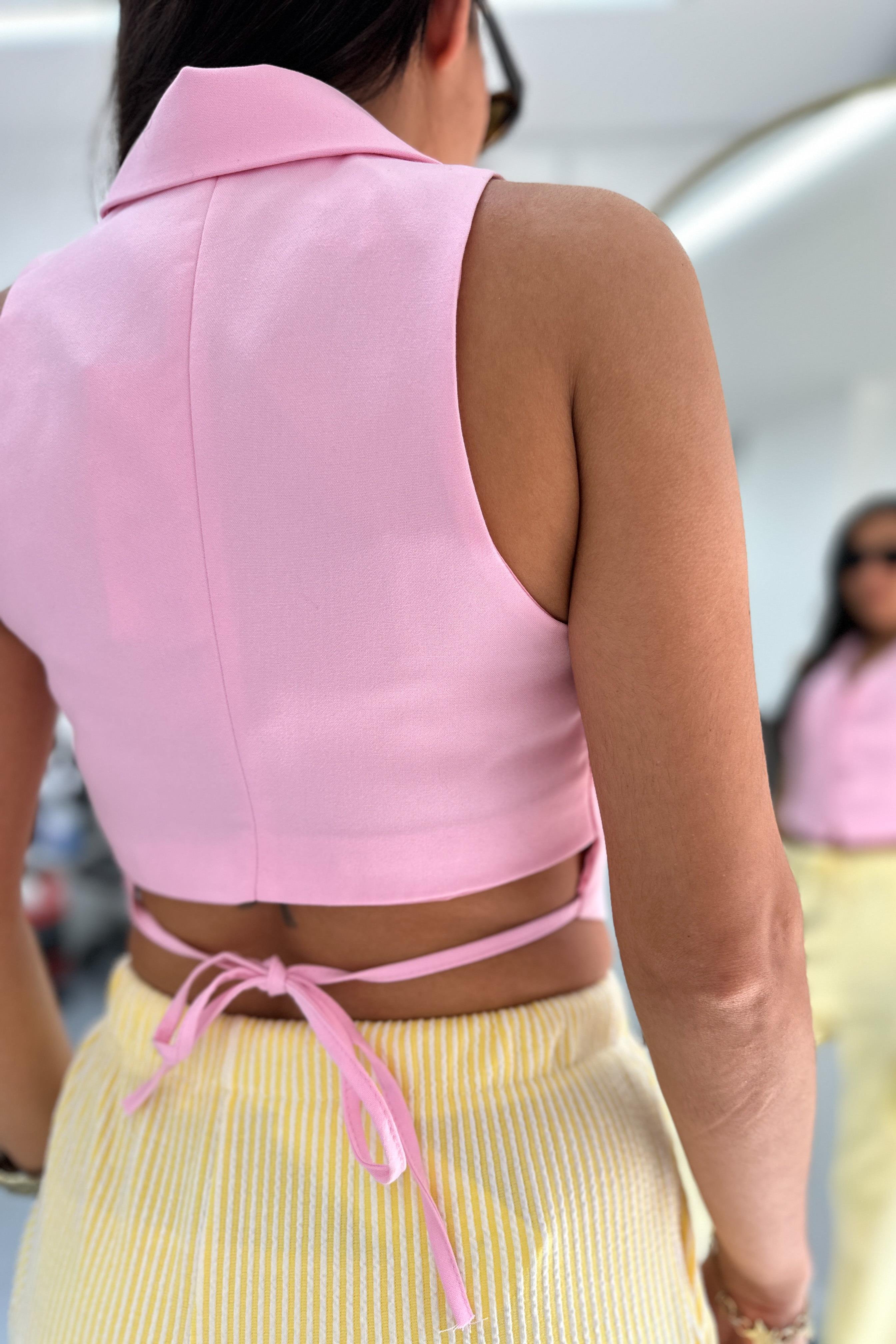 Arkası Bağlamalı Düğmeli Dokuma Pembe YelekYELEK