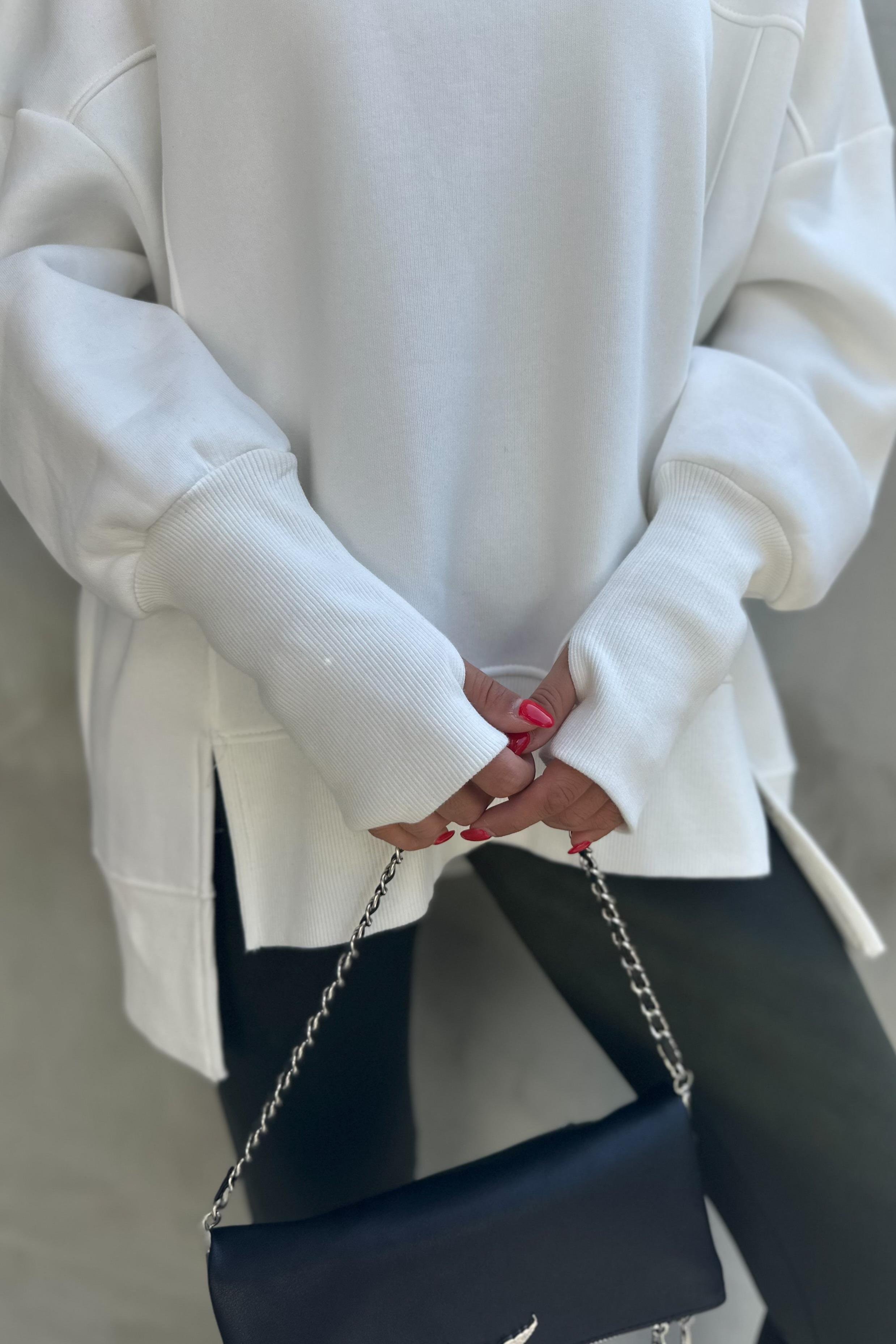 Asimetrik Beyaz Basic SweatshirtSWEATSHİRT