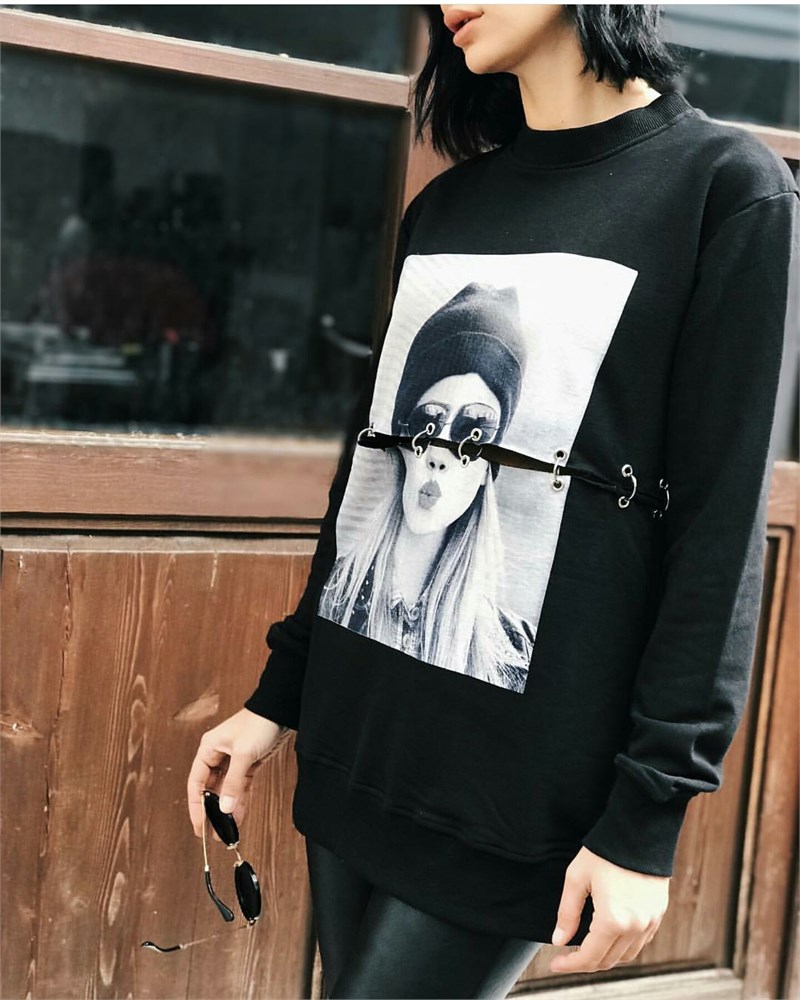 Baskılı Kesik Halka Detaylı Sweatshirt