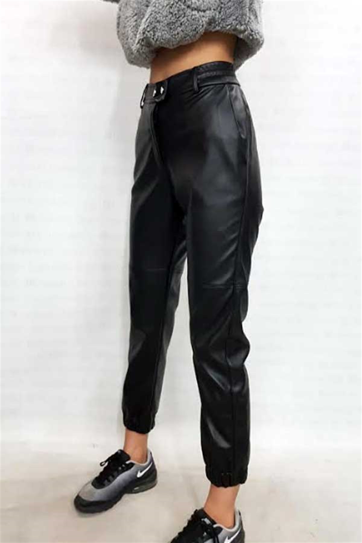 Beli Çıtçıtlı Deri Pantalon