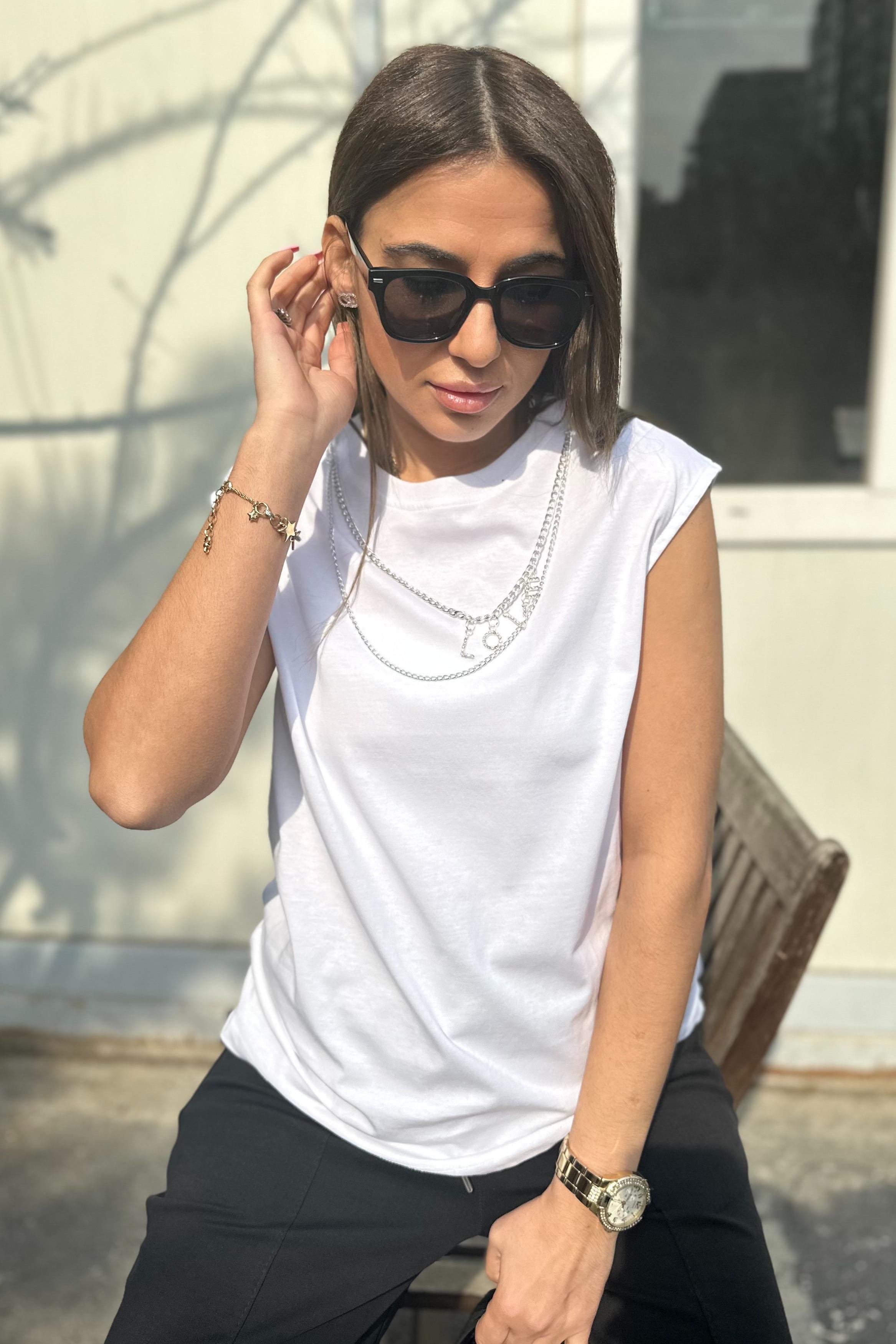 Beyaz Love Kolyeli Basic TshirtTSHİRT