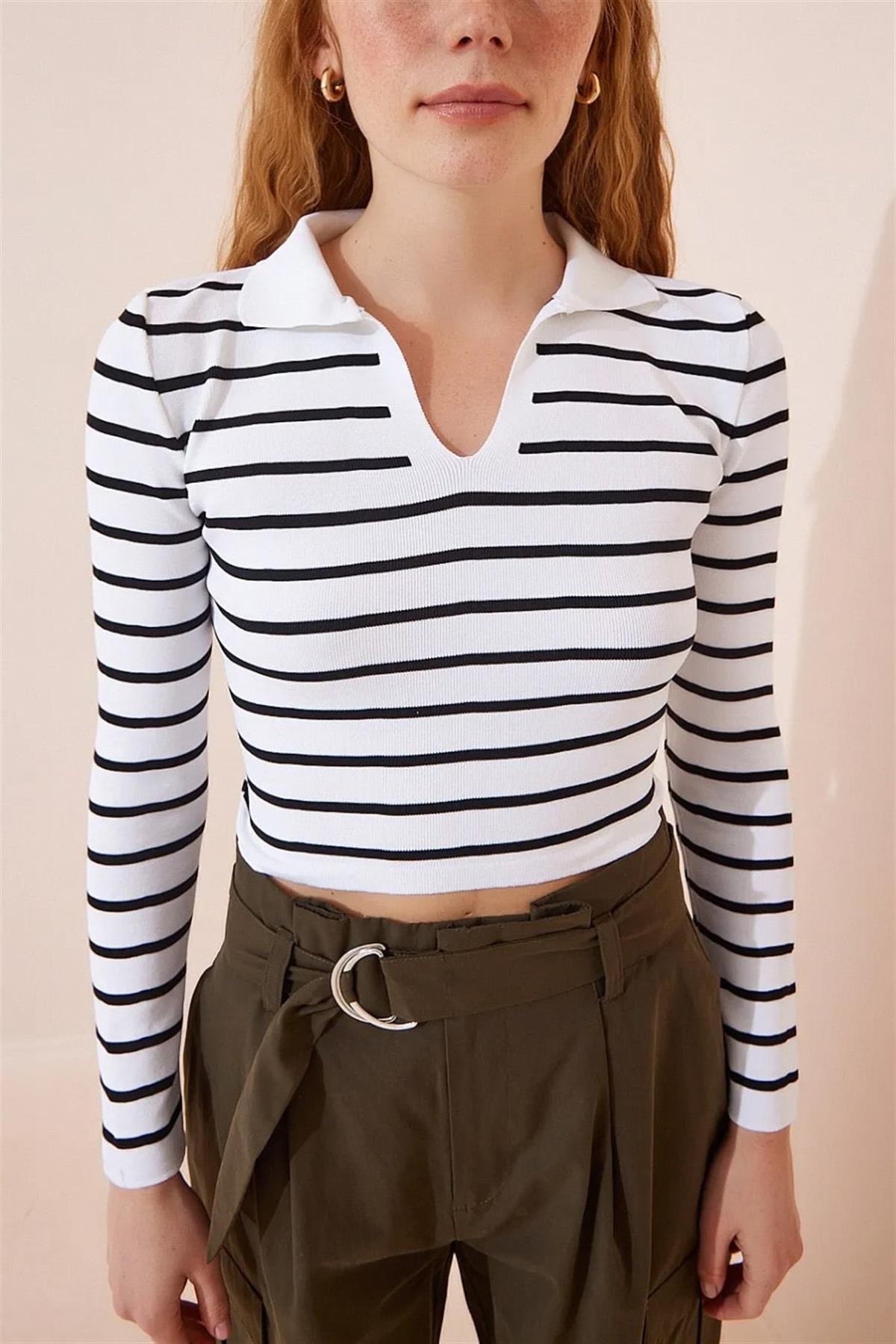 Beyaz Polo Yaka Çizgili Crop KAZAK