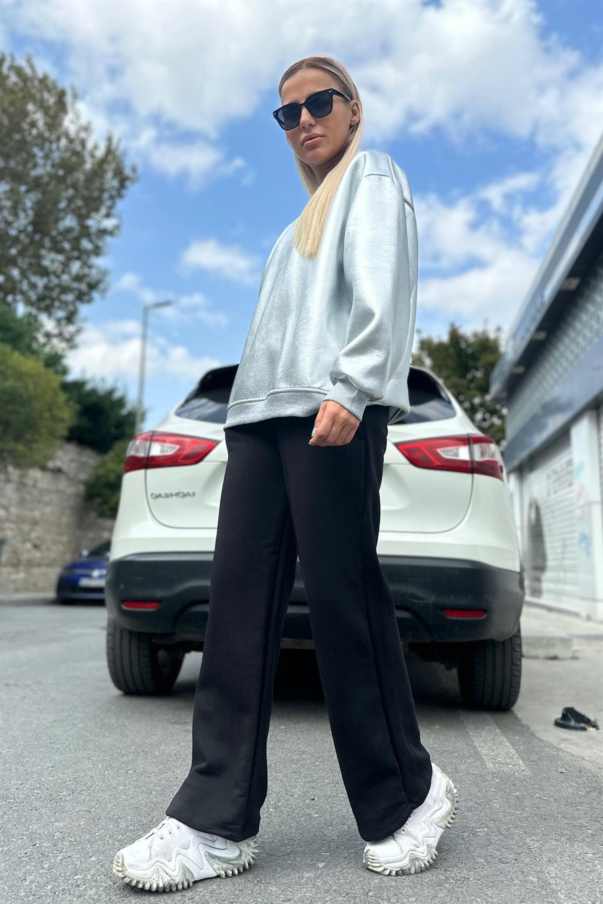 Bisiklet Yaka Varaklı SweatshirtSWEATSHİRT