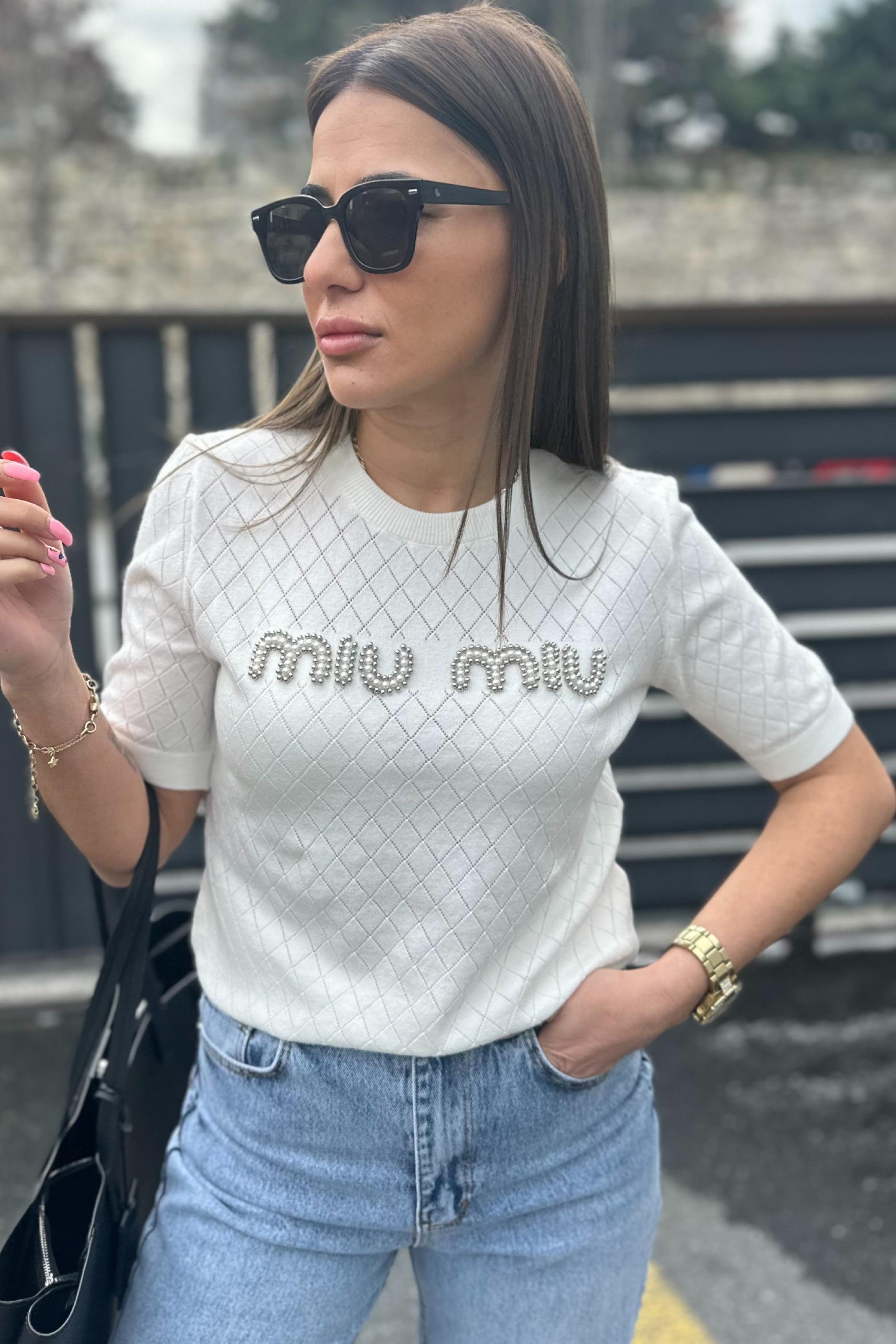 Boncuk Detaylı Kısa Kollu Triko BluzBLUZ