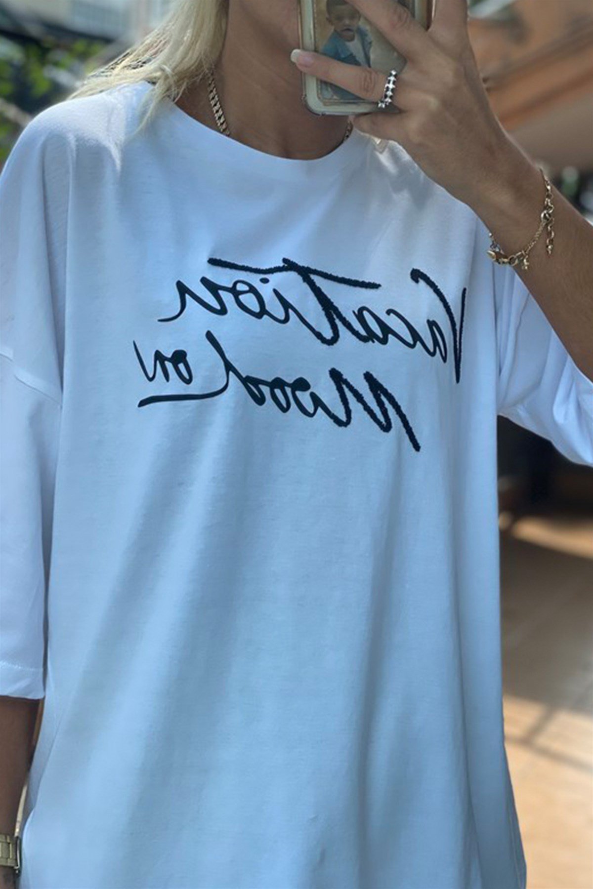 Boncuk Detaylı Yazılı TişörtTSHİRT