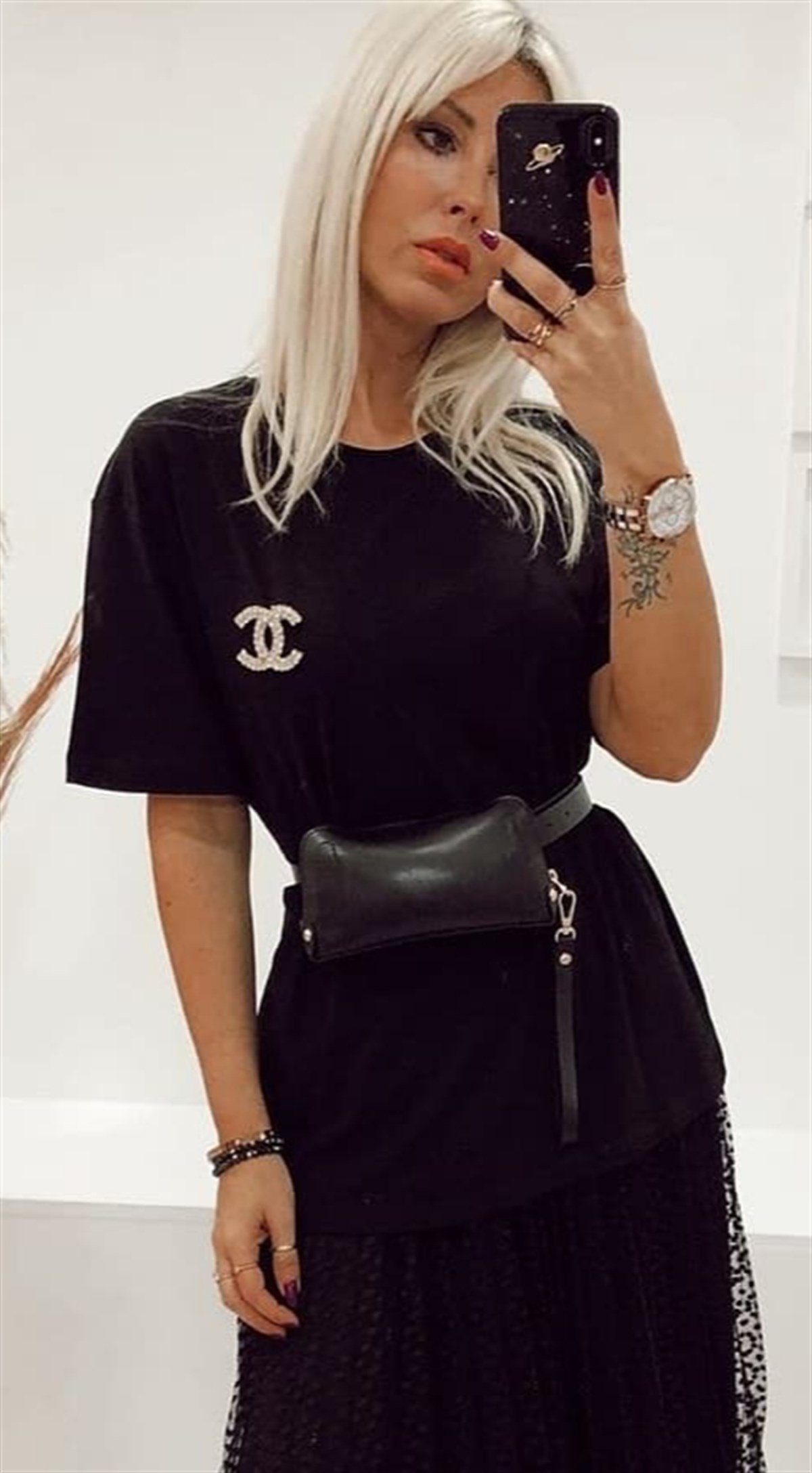 Broş Detay Basic Tshirt