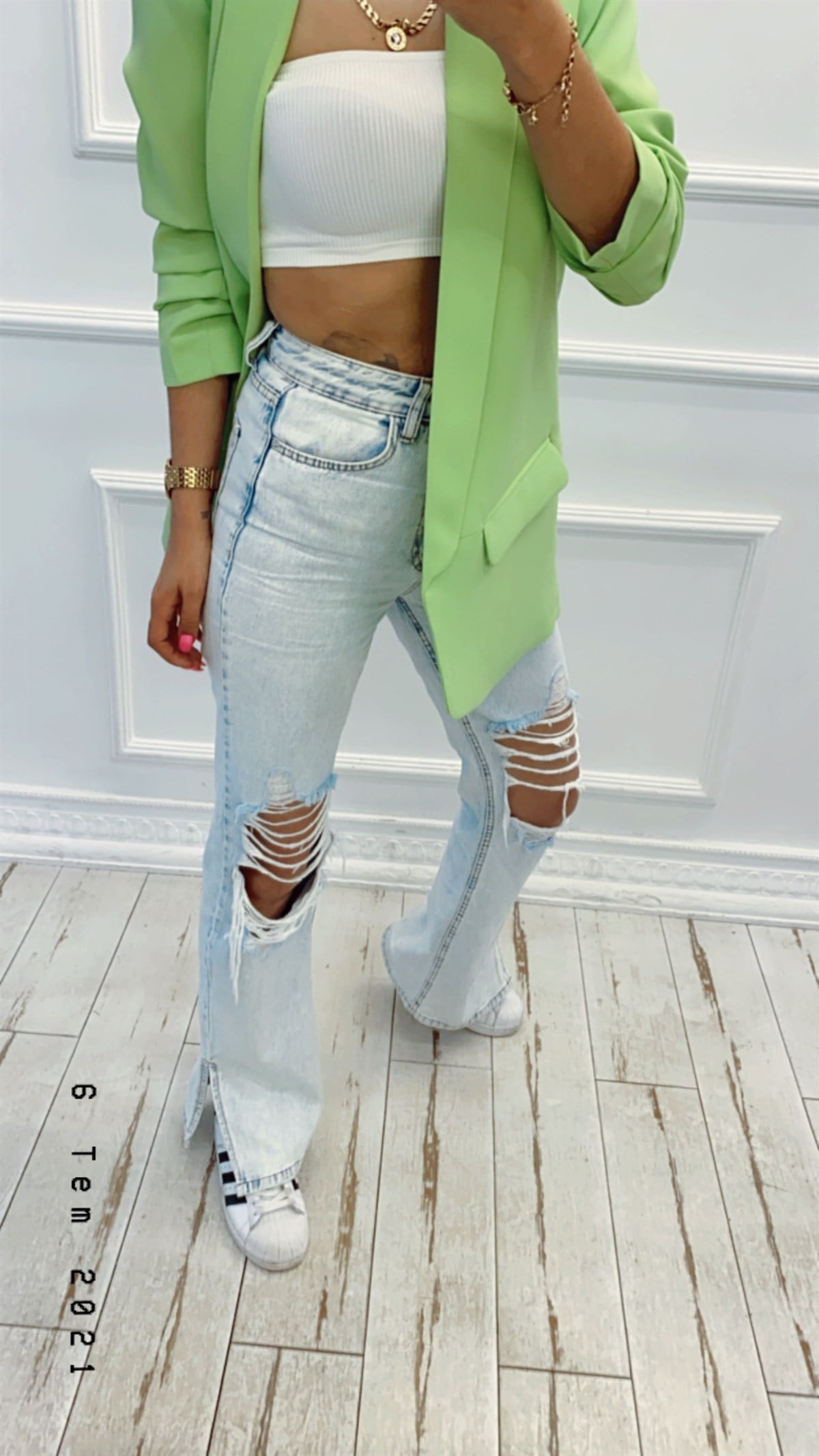 Buz Mavisi Yırtmaçlı Ve Yırtıklı Pull Jean