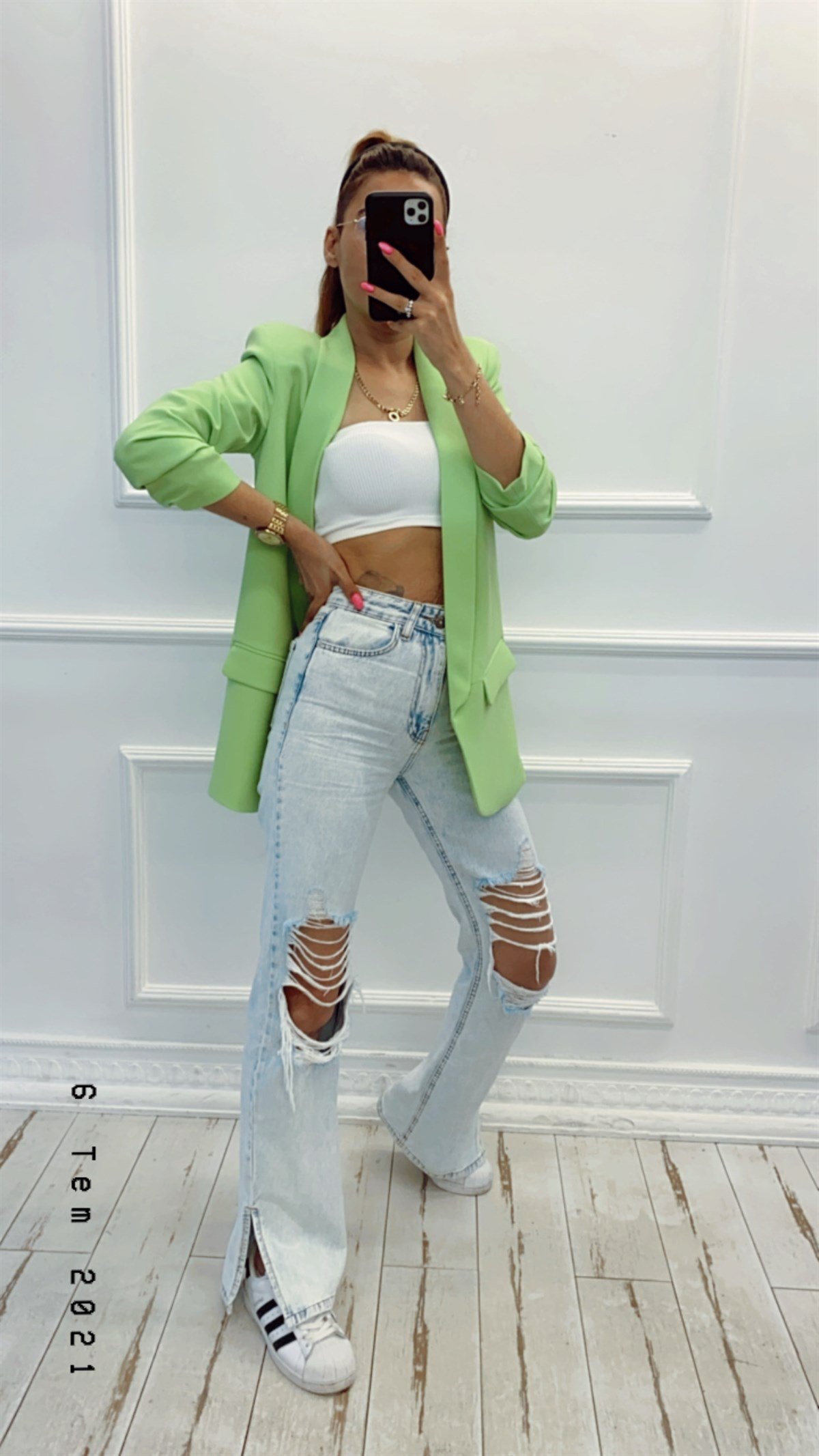 Buz Mavisi Yırtmaçlı Ve Yırtıklı Pull Jean