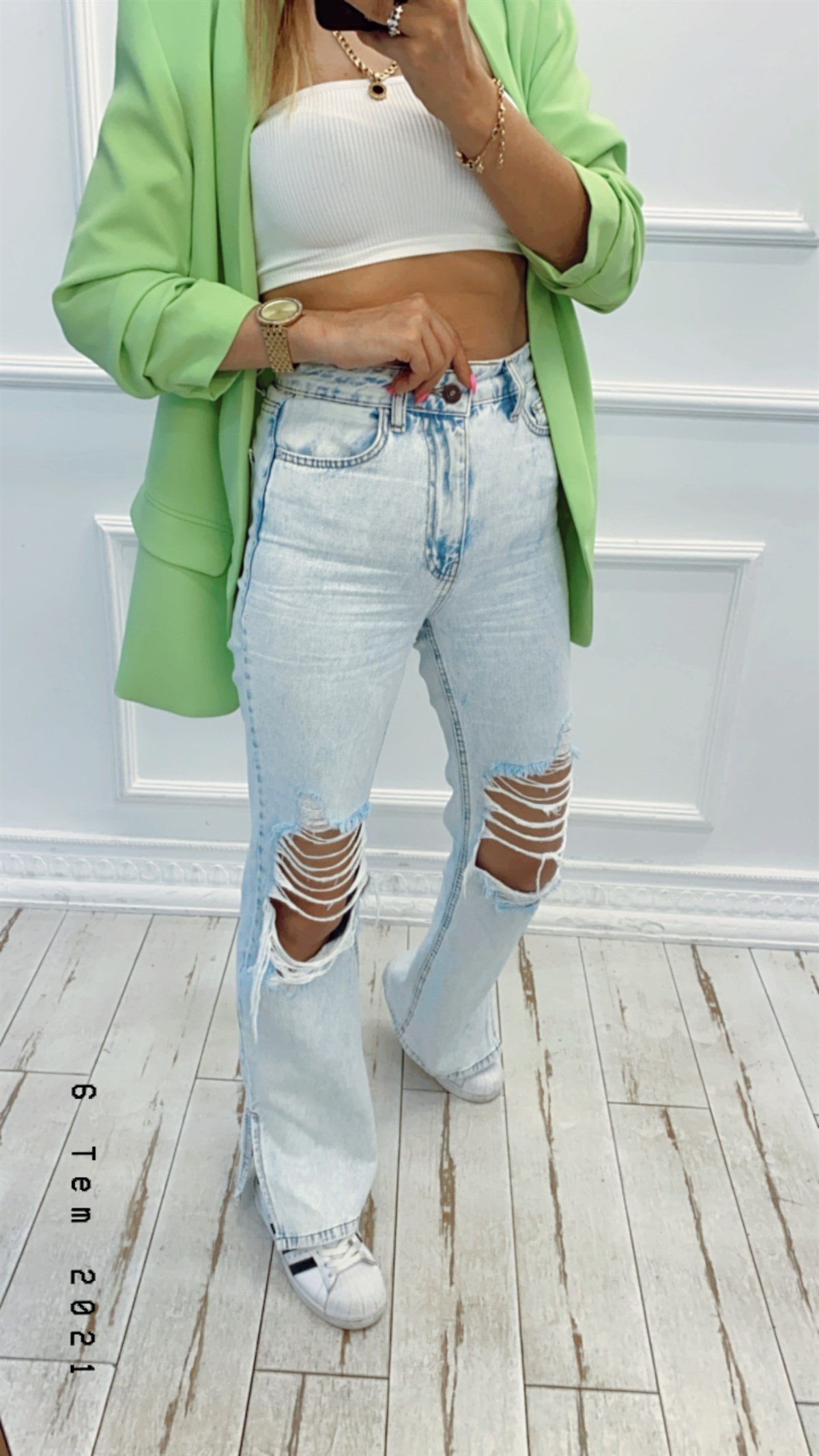 Buz Mavisi Yırtmaçlı Ve Yırtıklı Pull Jean