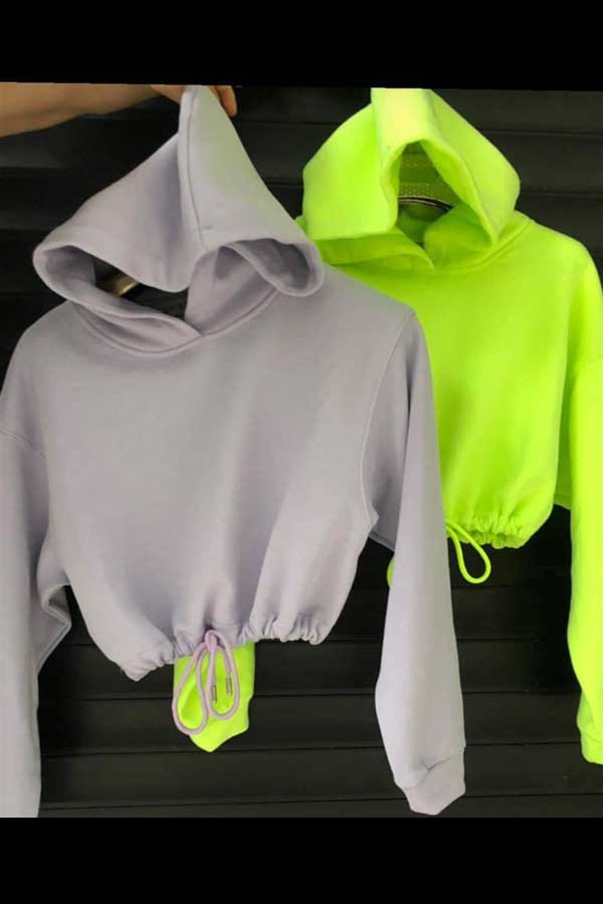 Büzgülü Kapşonlu Crop Sweatshirt
