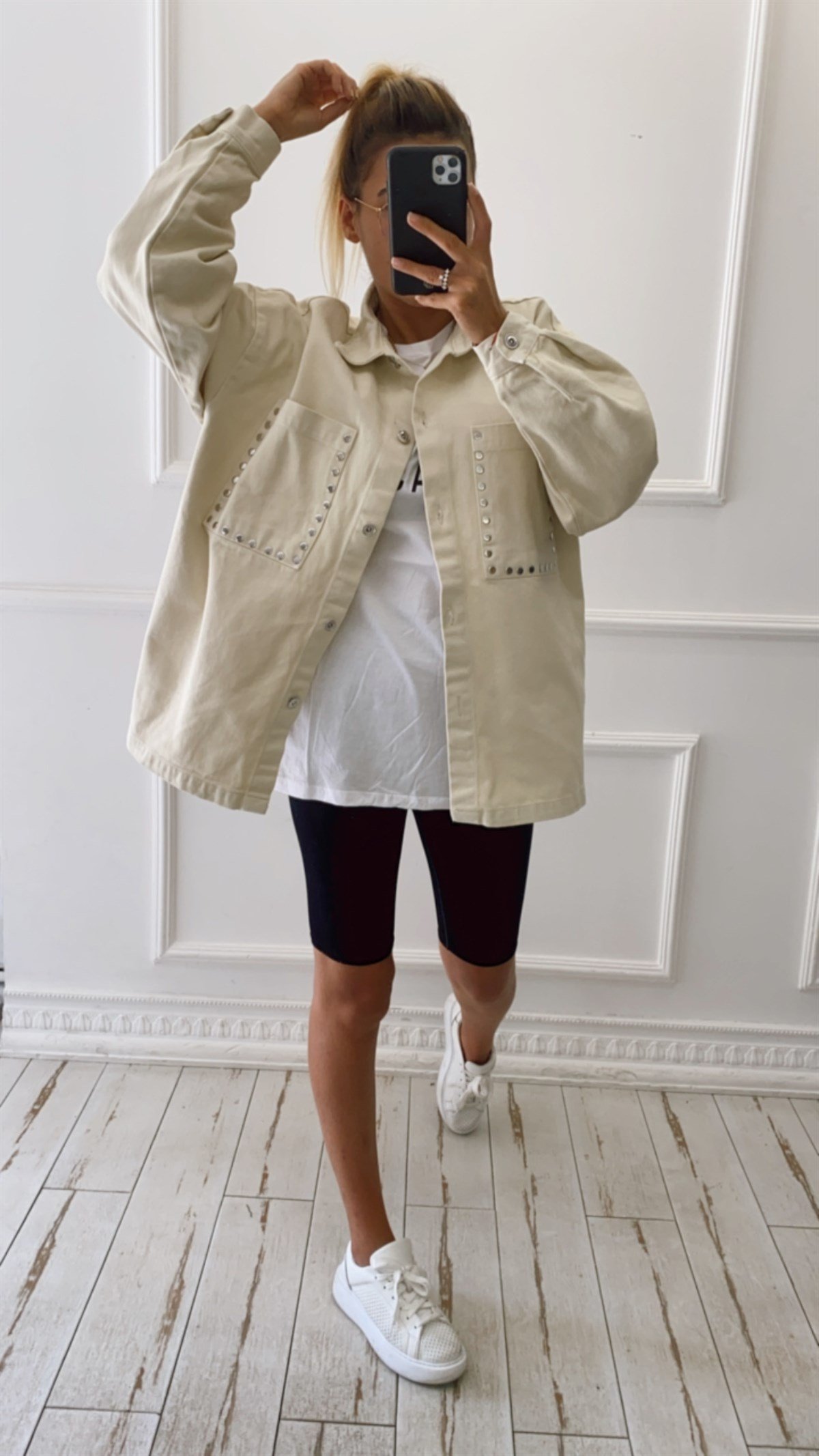 Cebi Pul Detaylı Denim Ceket