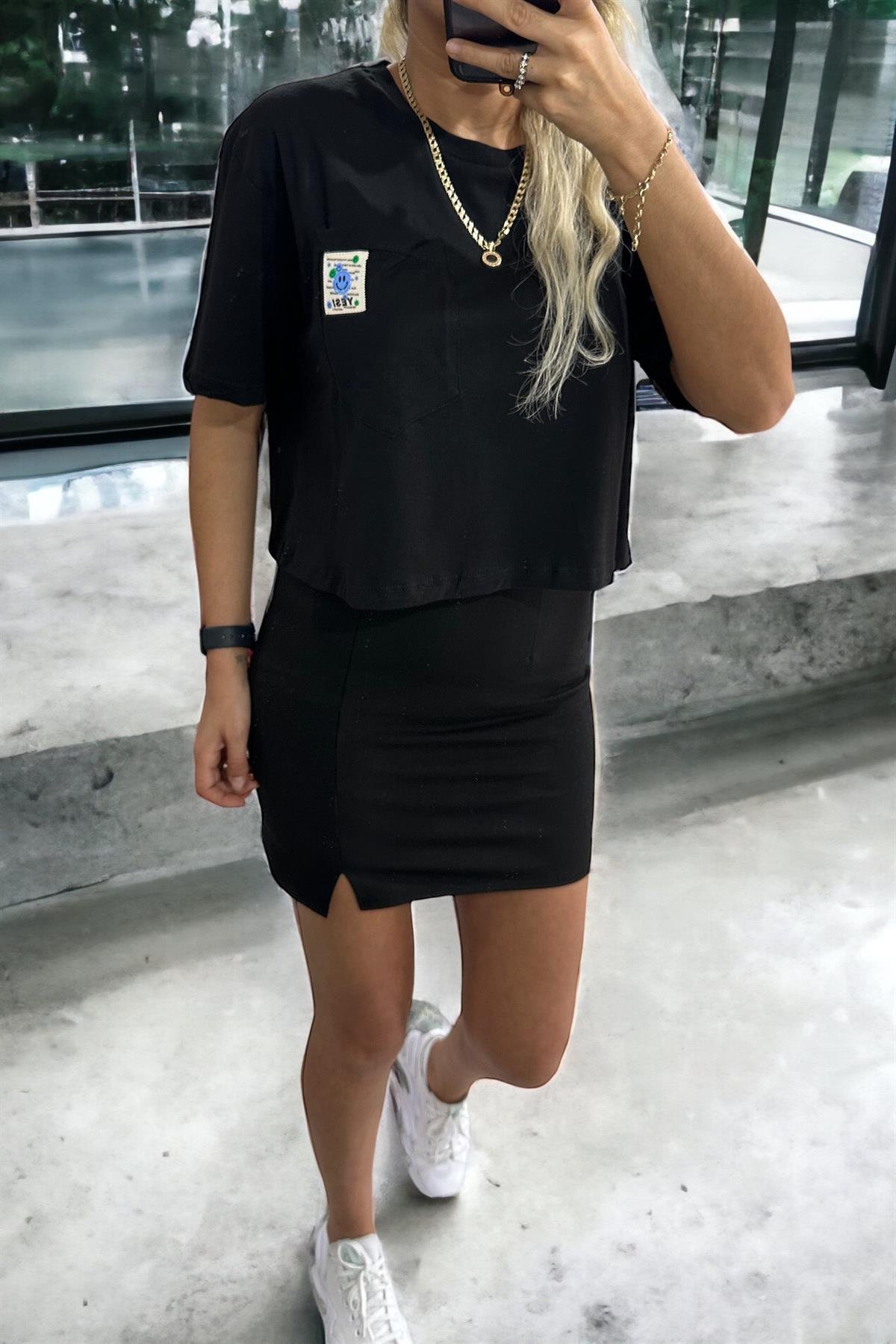 Cep Detaylı Siyah Crop TshirtTSHİRT