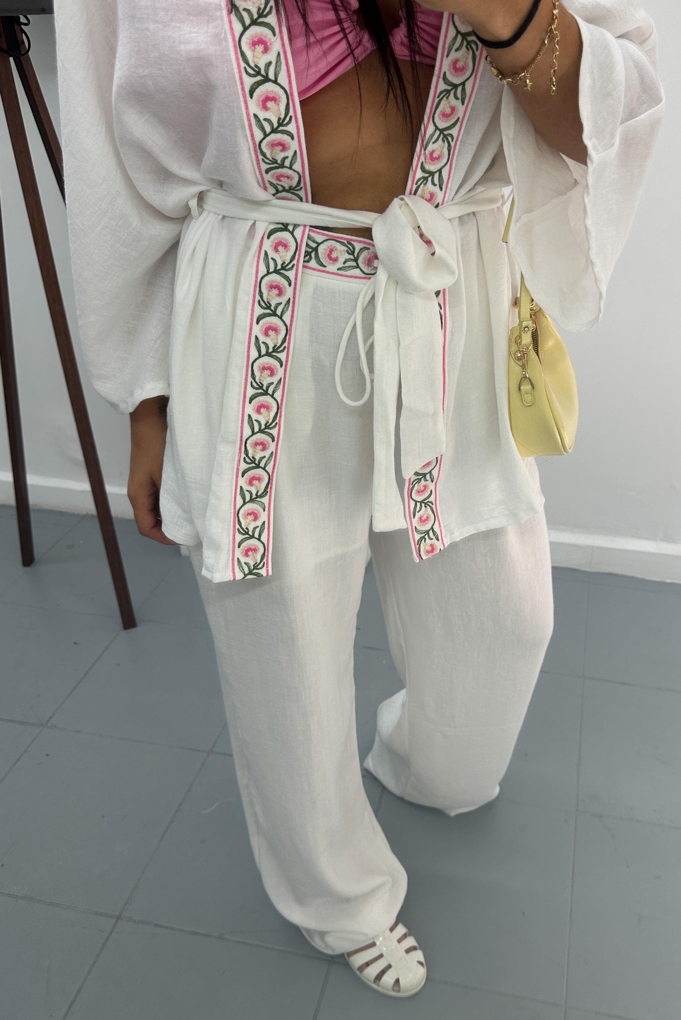 Çiçek Nakışlı Keten Kimono TakımTAKIMLAR