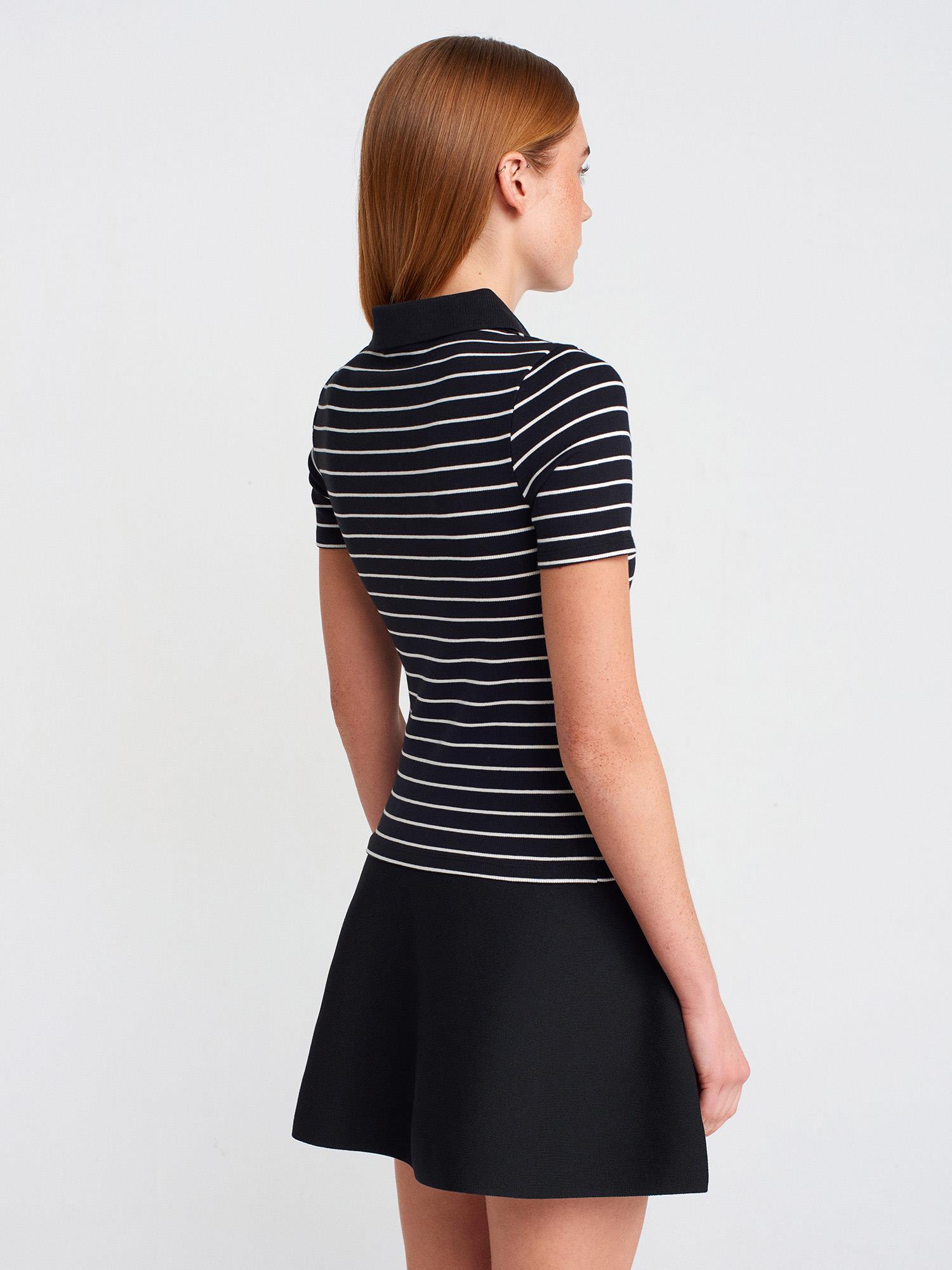 Çizgili Polo Yaka Siyah-Ekru T-shirtÇOK SATANLAR