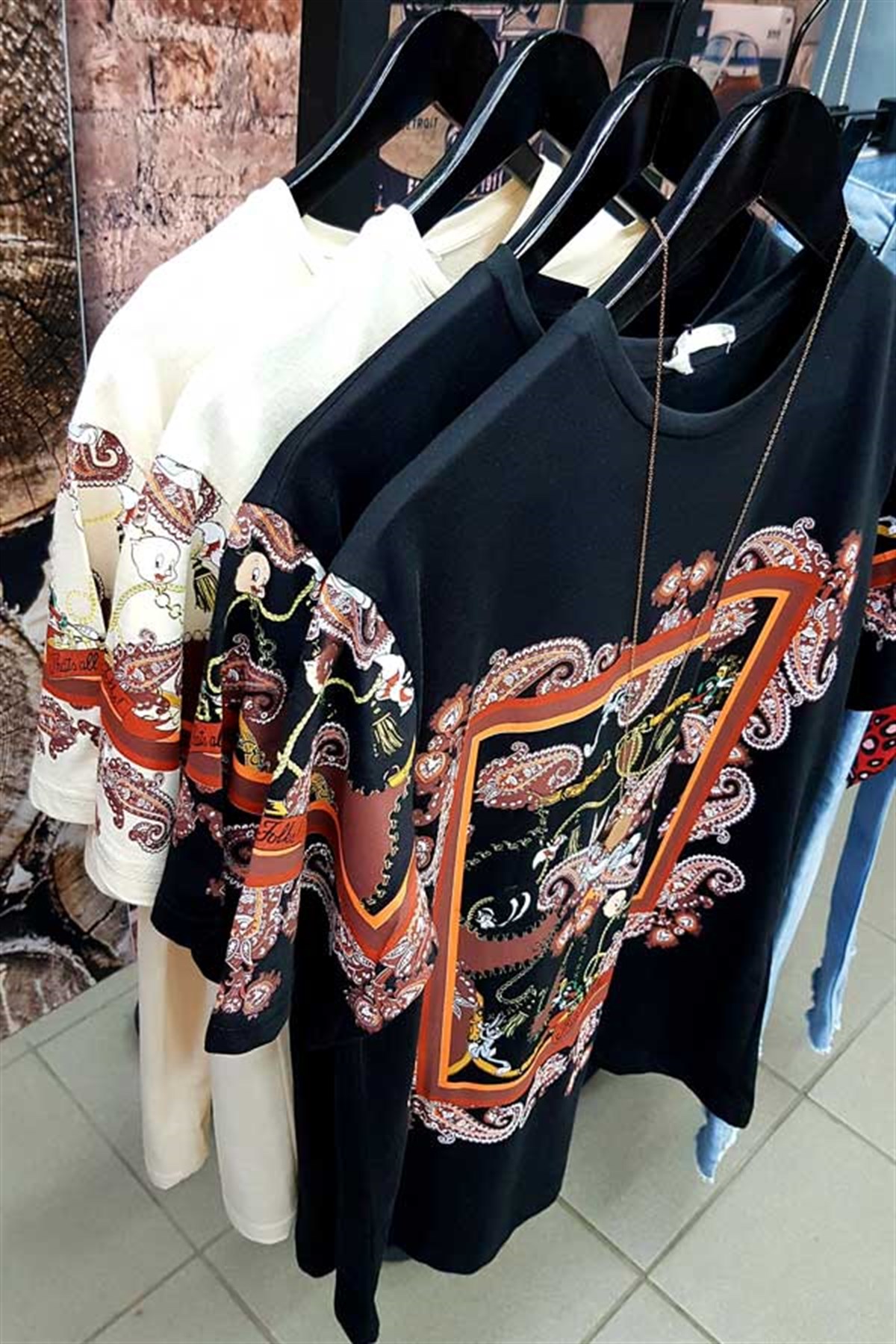 Çoklu Looney Tshirt