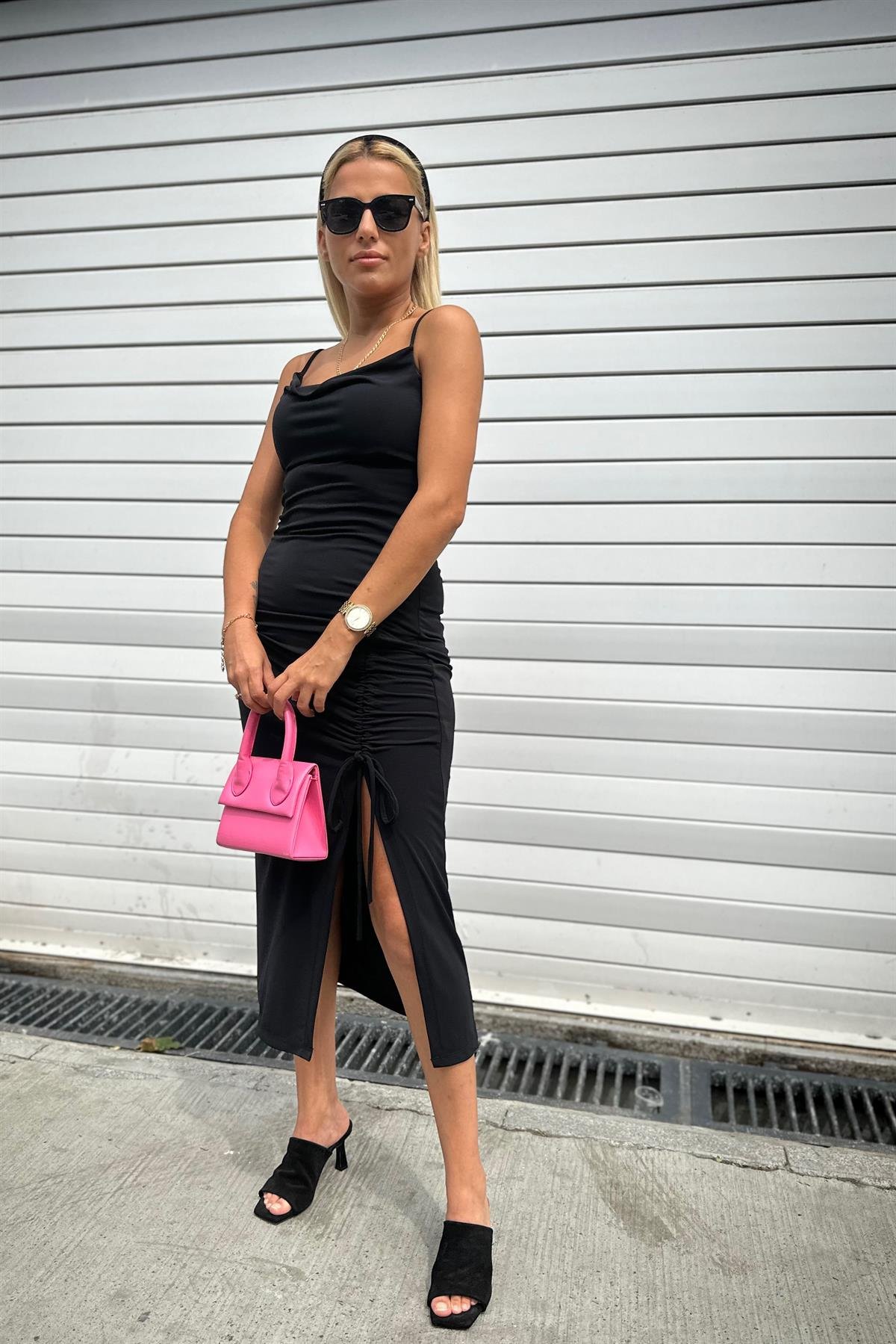 Degaje Yaka Siyah ElbiseELBİSE