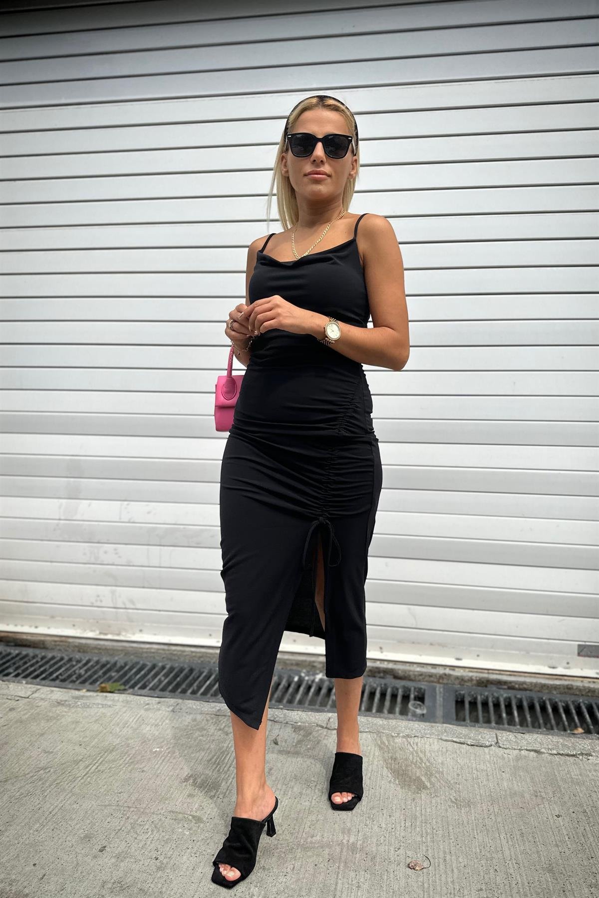 Degaje Yaka Siyah ElbiseELBİSE