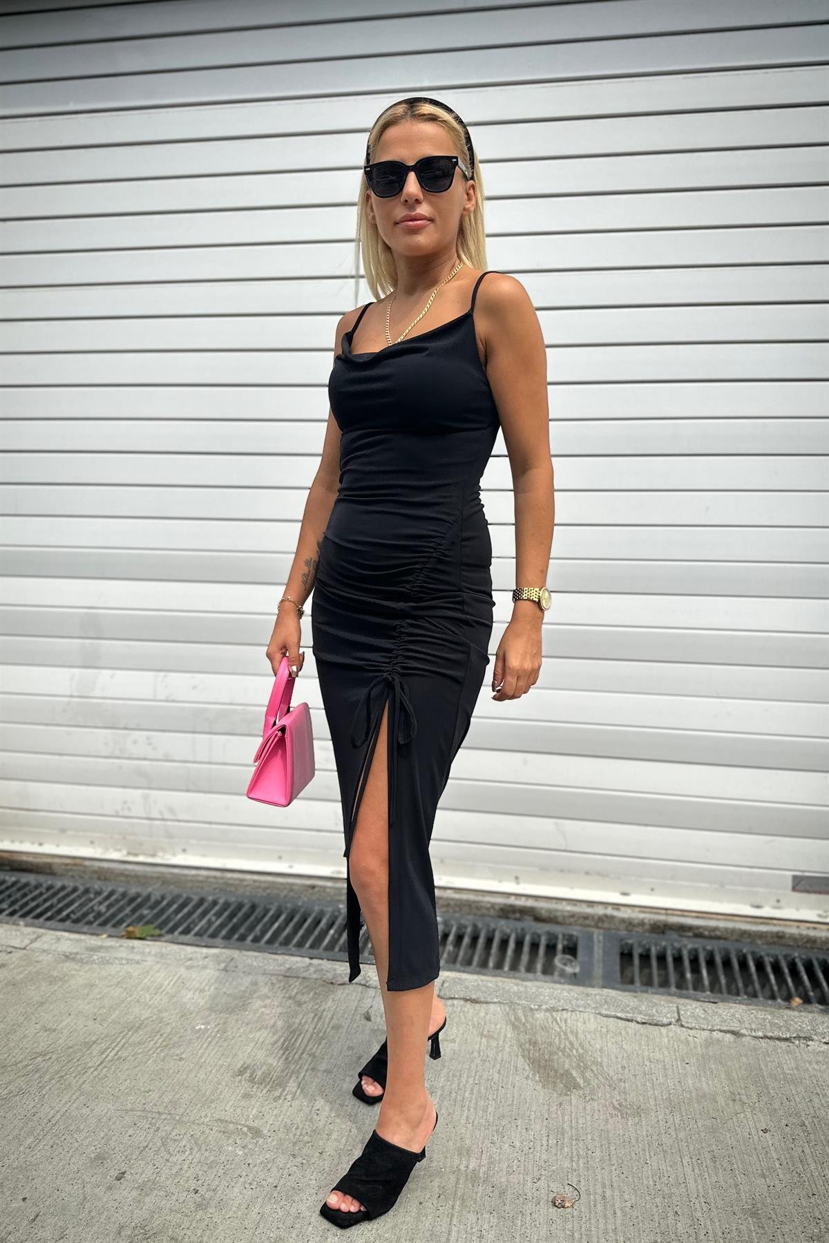 Degaje Yaka Siyah ElbiseELBİSE