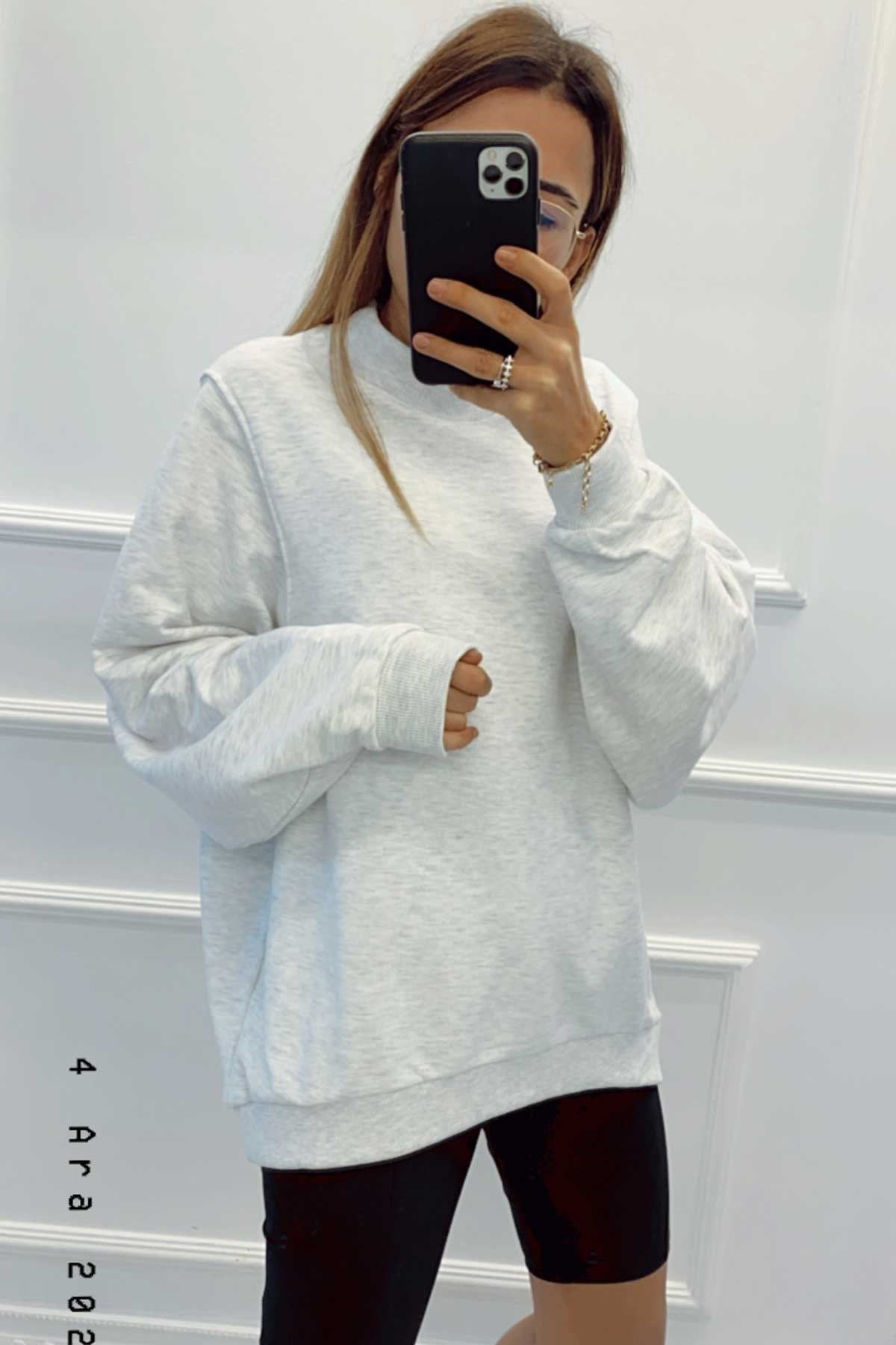Dik Yaka Oversize Sweatshirt