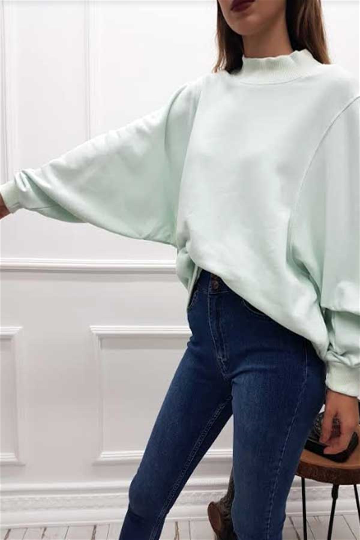 Dik Yaka Yarasa Kol Sweatshirt