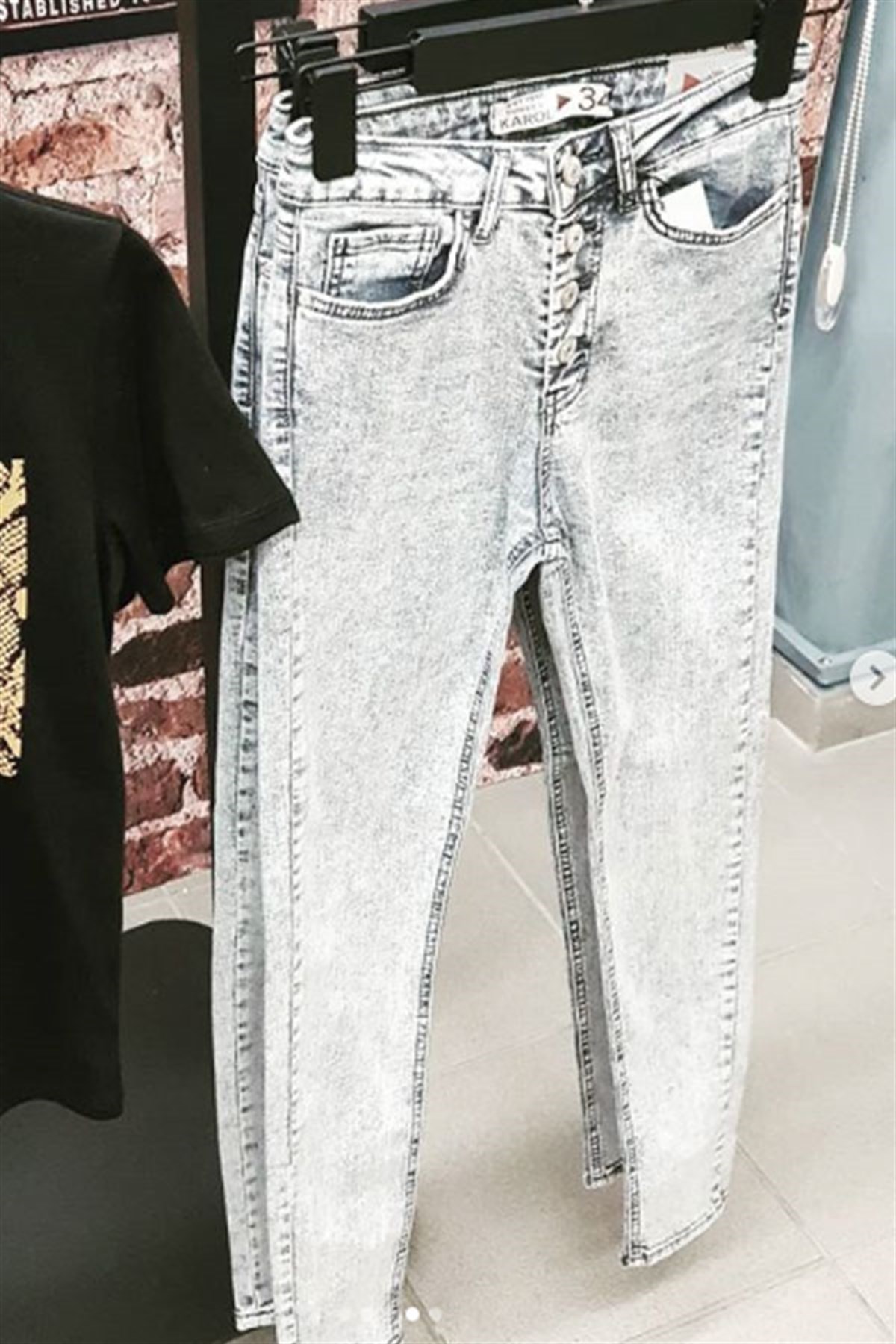 Düğme Detaylı Gri Skinny Jean