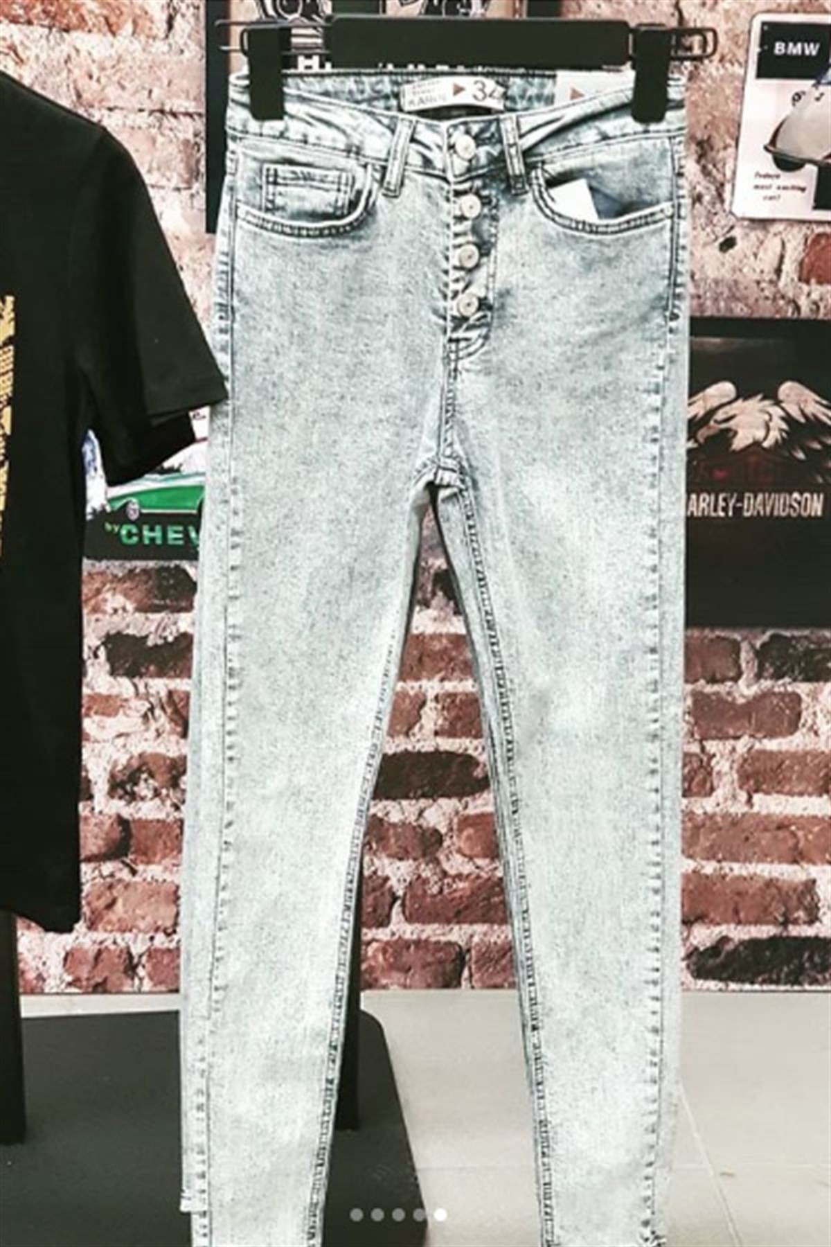 Düğme Detaylı Gri Skinny Jean