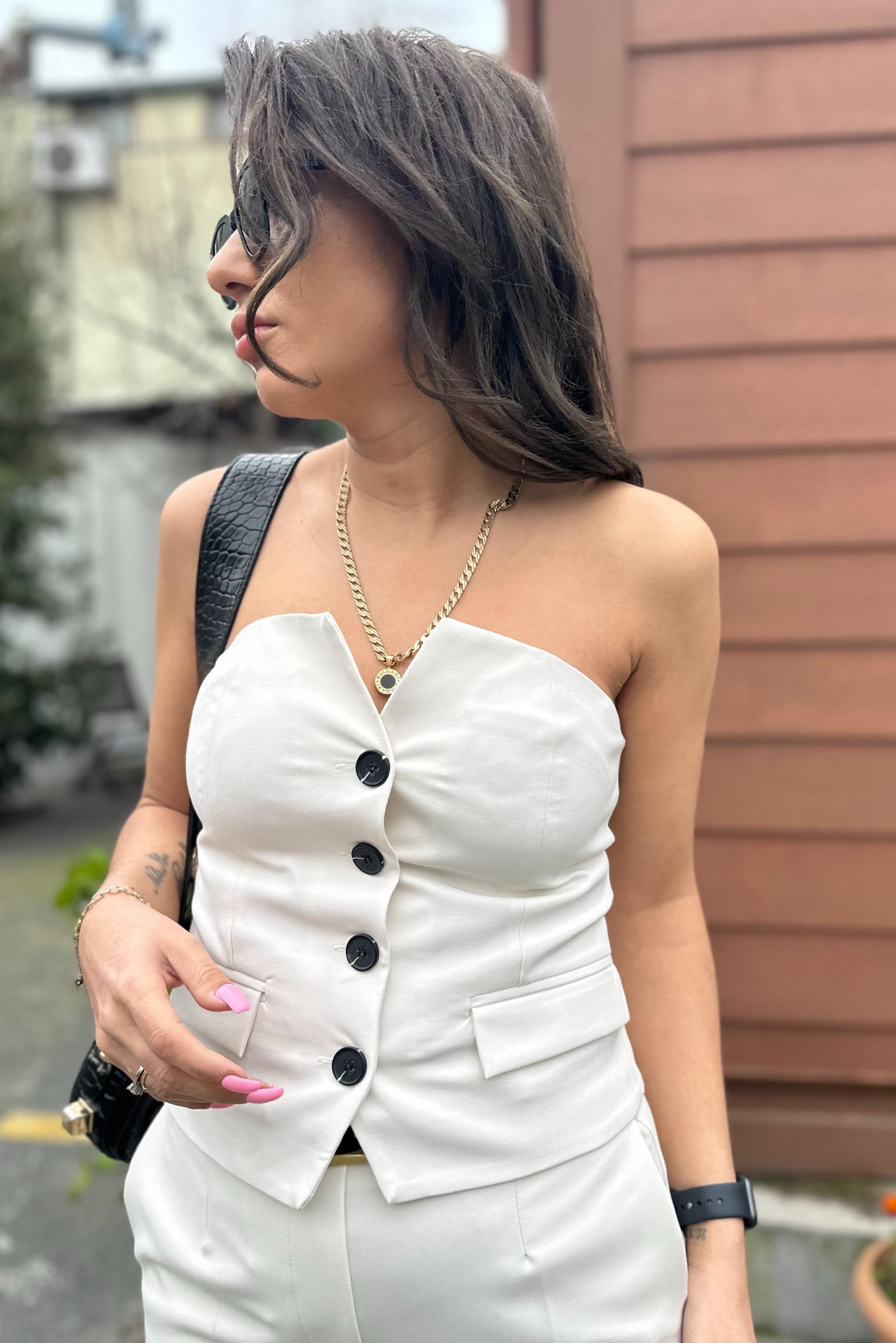 Düğmeli Ekru Straplez BluzYENİ GELENLER