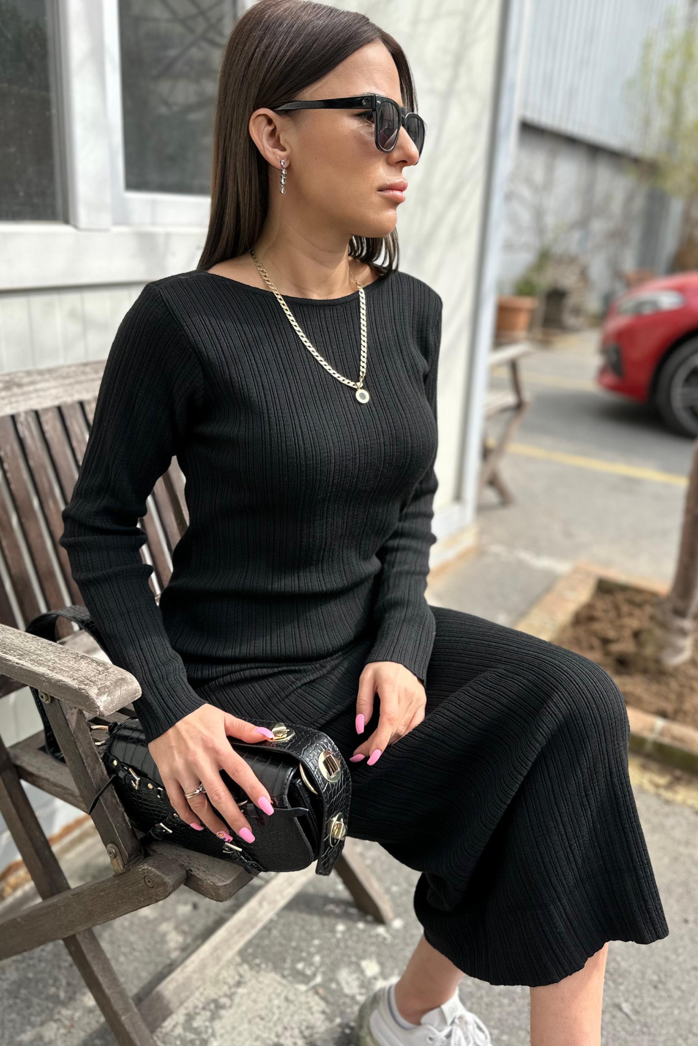 Geniş Yaka Maxi Siyah ElbiseYENİ GELENLER