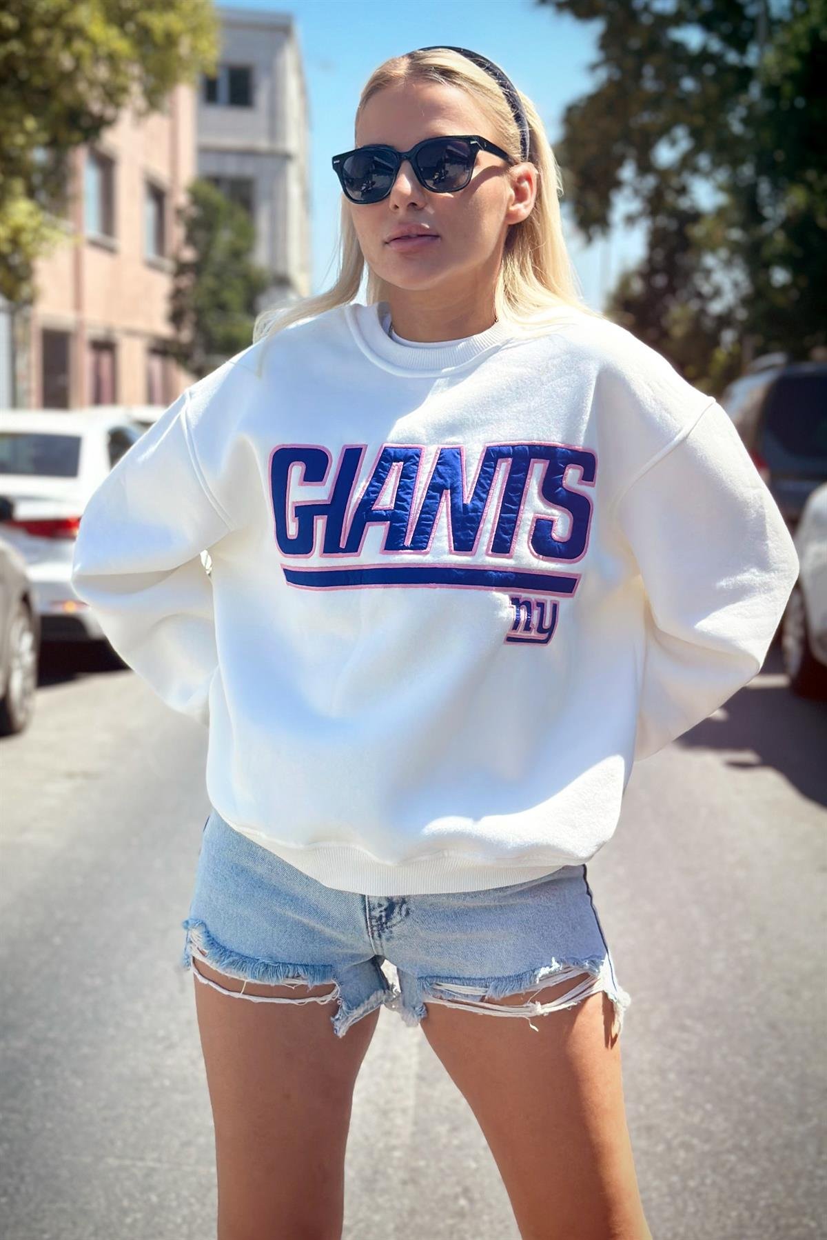 Giant Beyaz SweatshirtSWEATSHİRT