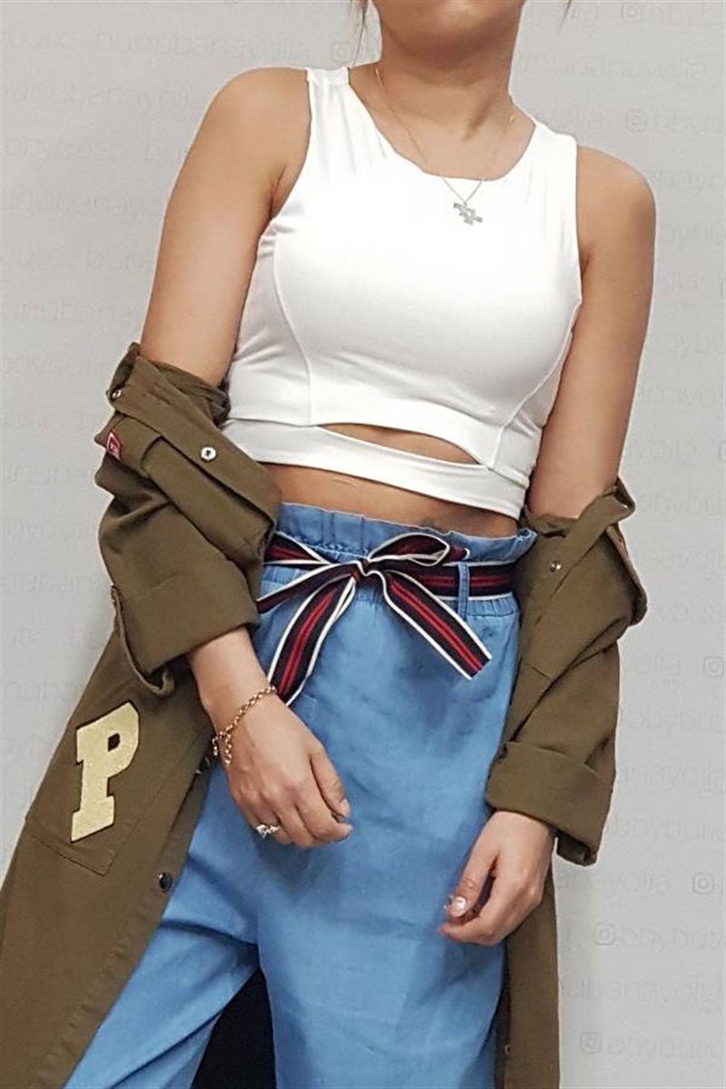 Göbek Dekolteli Crop Bluz