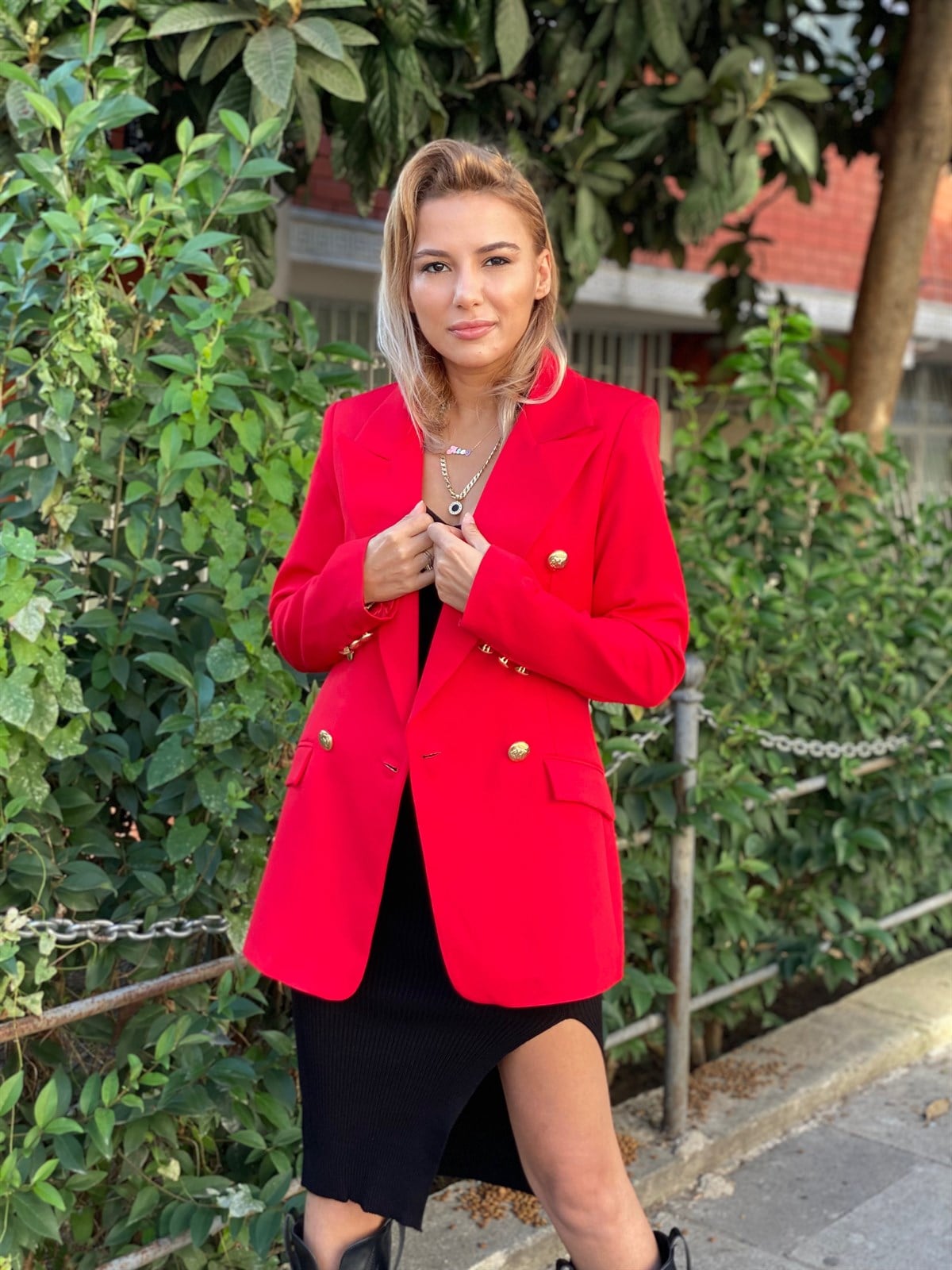 Gold Düğmeli Kırmızı Blazer CeketMONT/CEKET