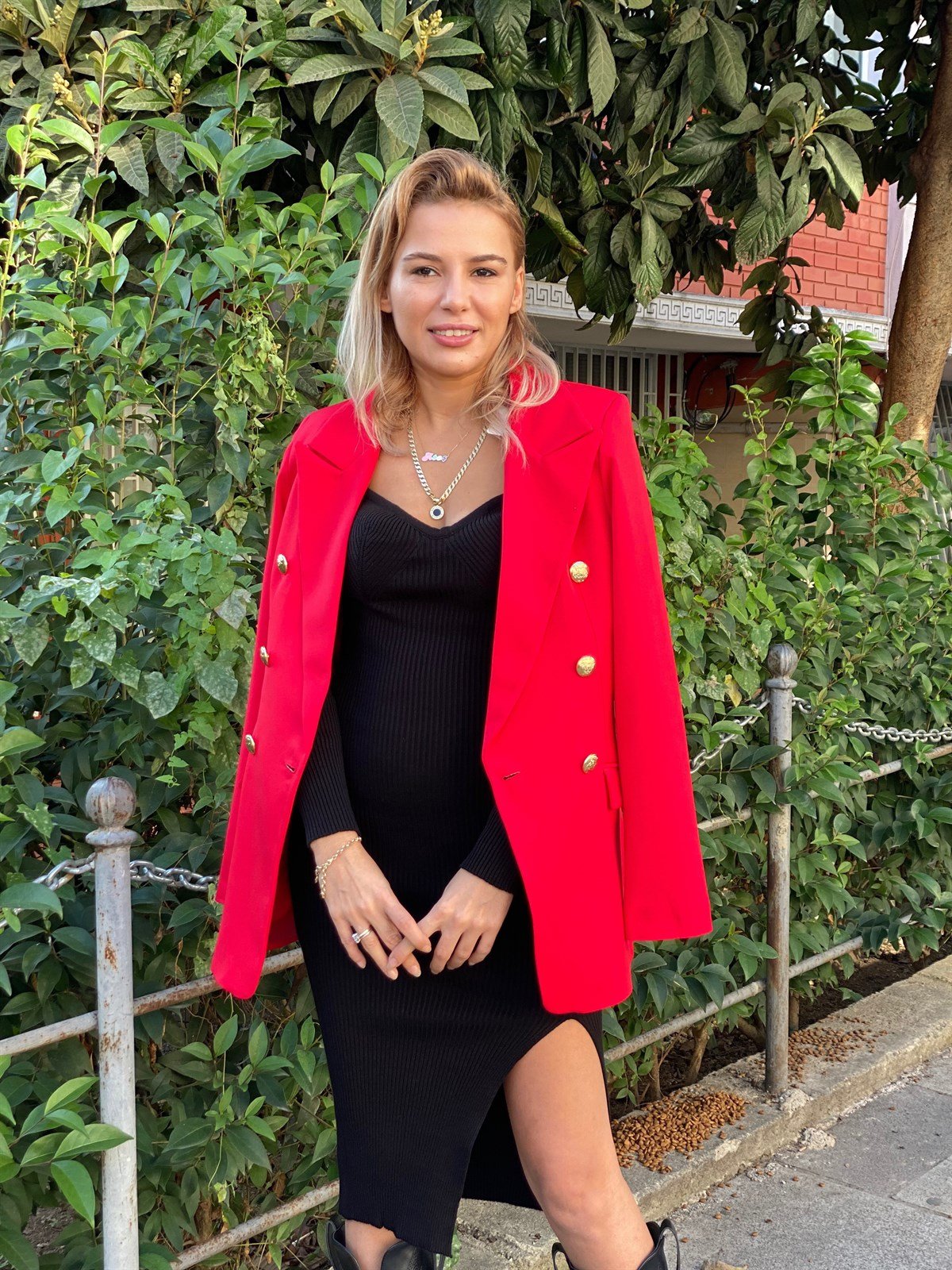 Gold Düğmeli Kırmızı Blazer CeketMONT/CEKET