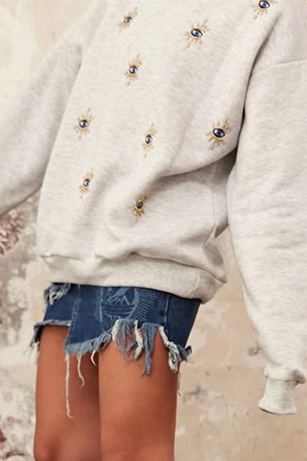 Gri Gözlü SweatshirtSWEATSHİRT