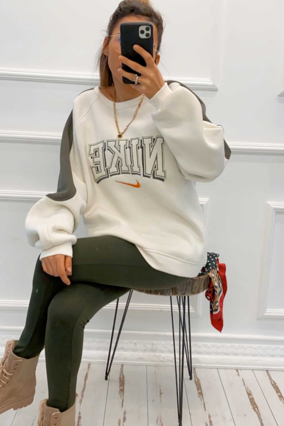 Kabartma Logolu Sweatshirt