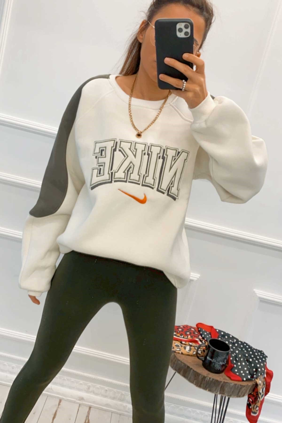 Kabartma Logolu Sweatshirt
