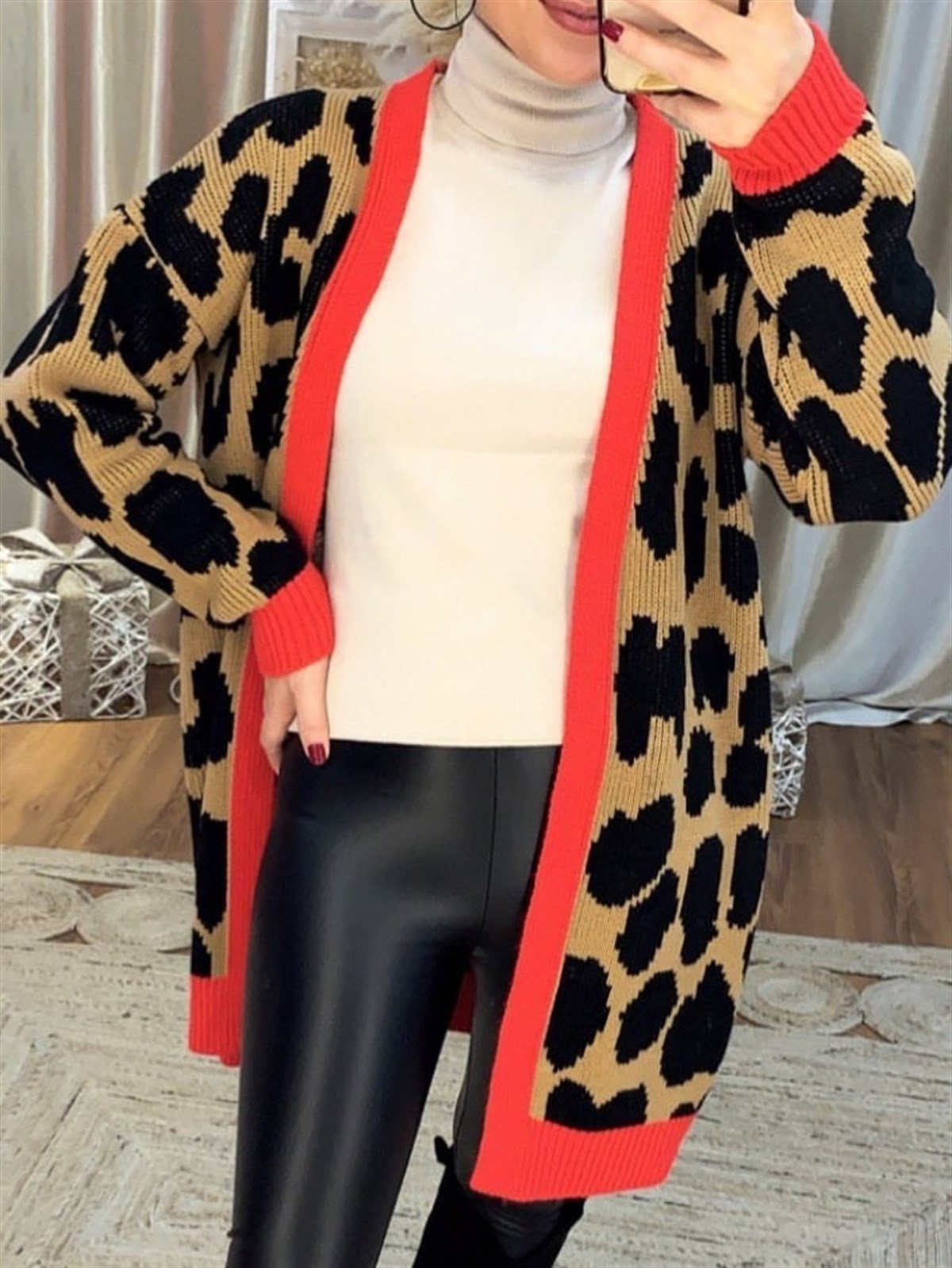 Kahve Tabanlı Leopar Hırka